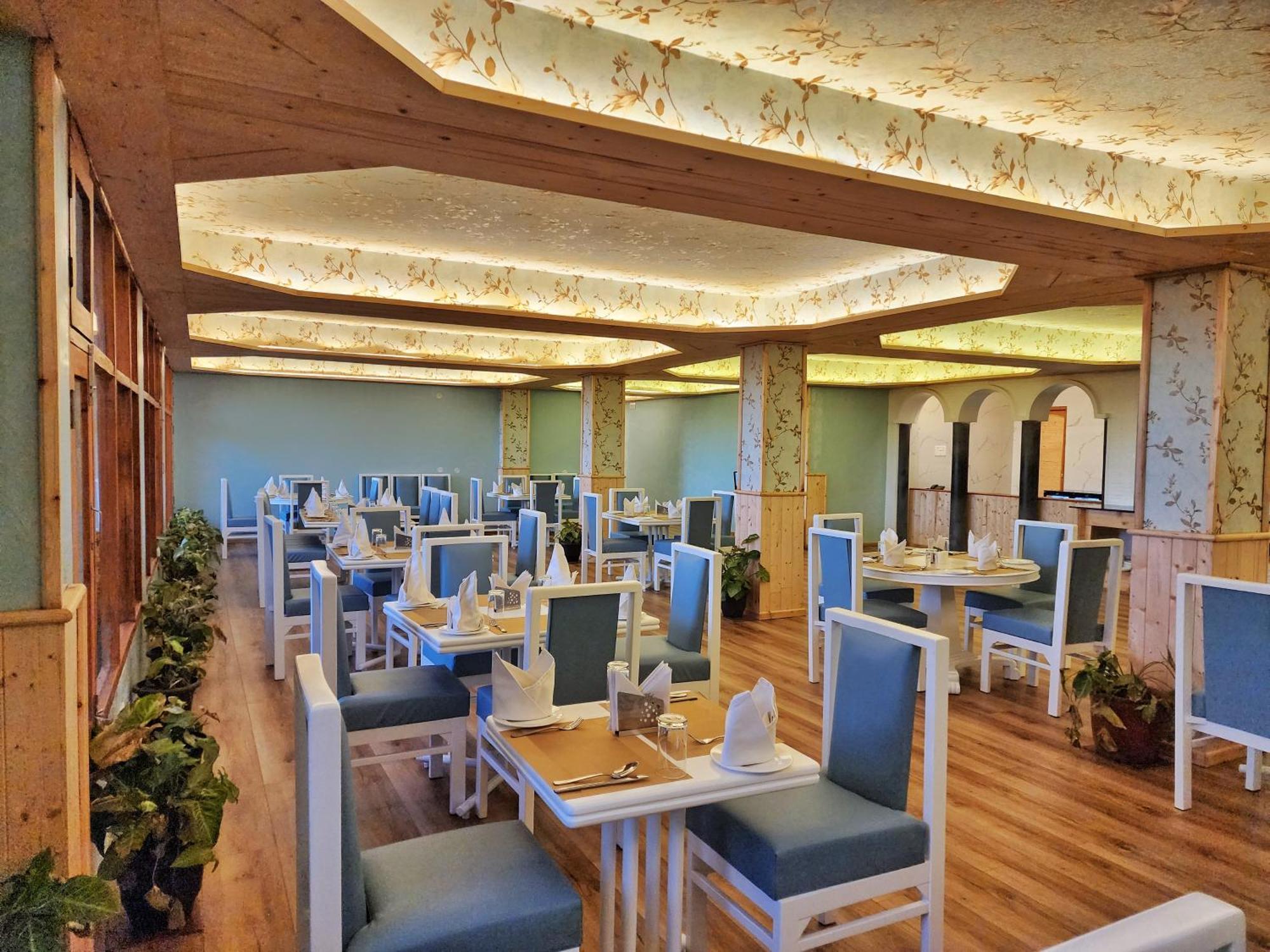 Pineview Hotel 3*