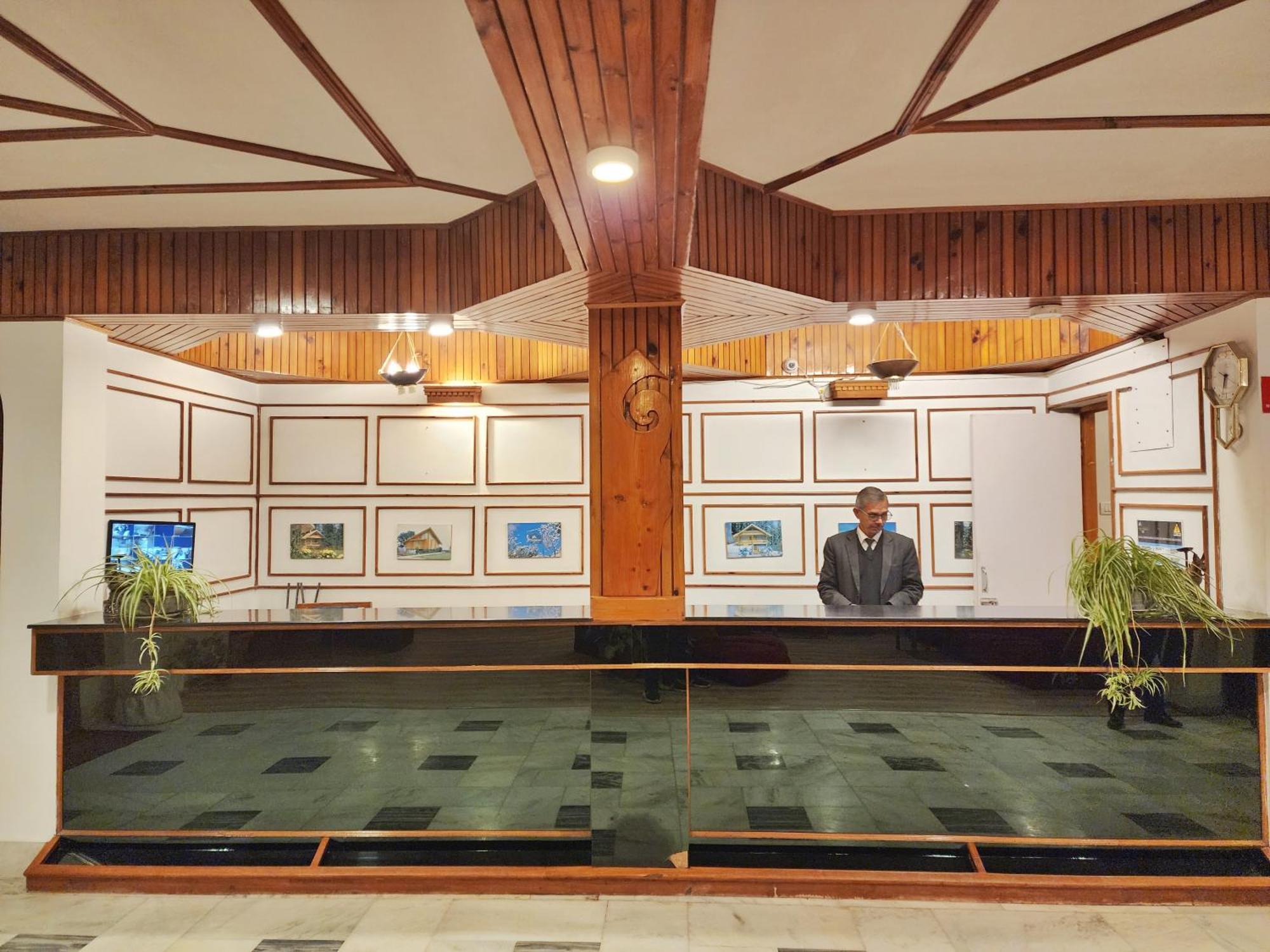 Pineview Hotel