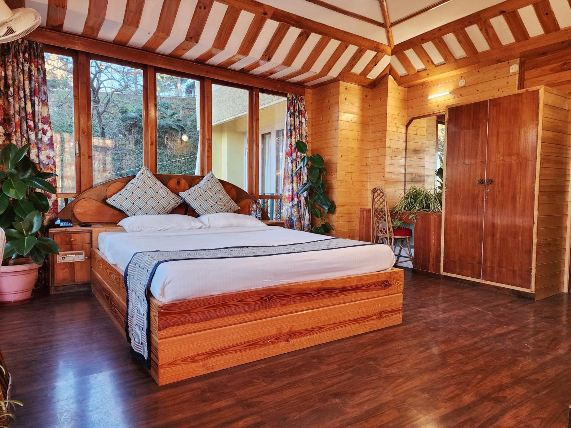 Pineview Hotel