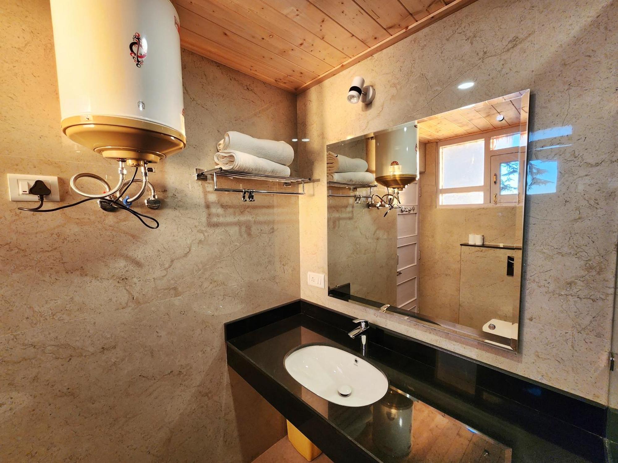 Pineview Hotel 3*