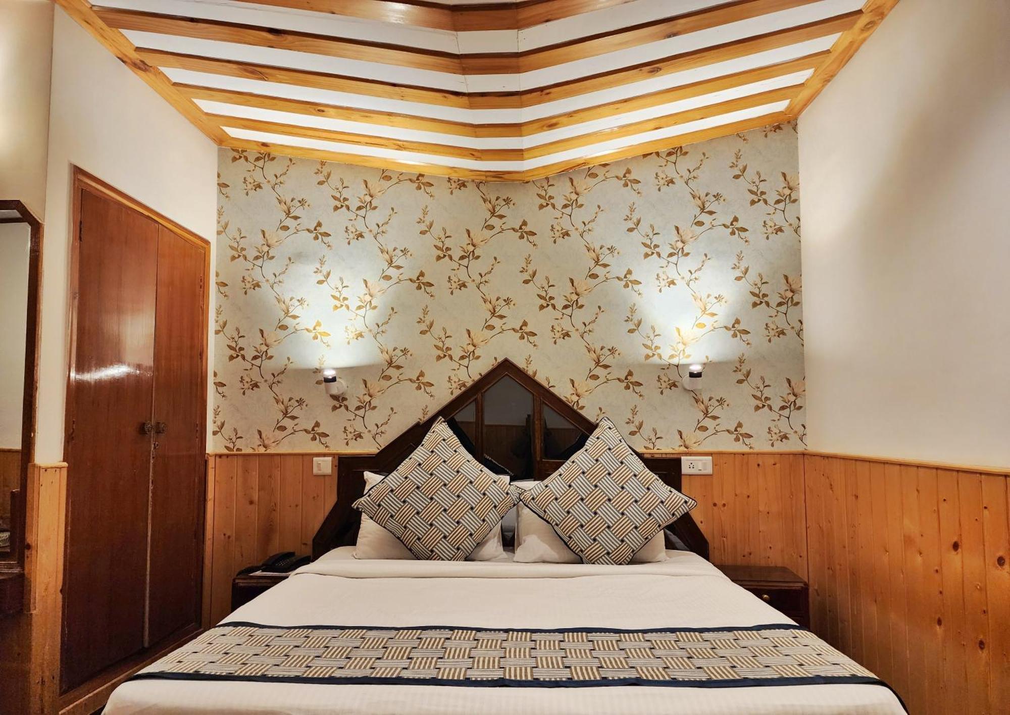 Pineview Hotel