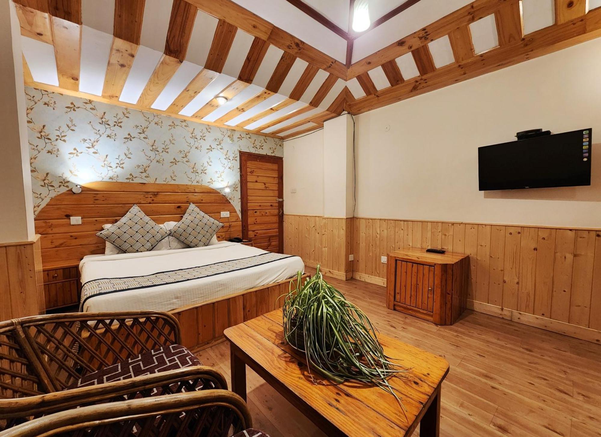 Pineview Hotel 3*