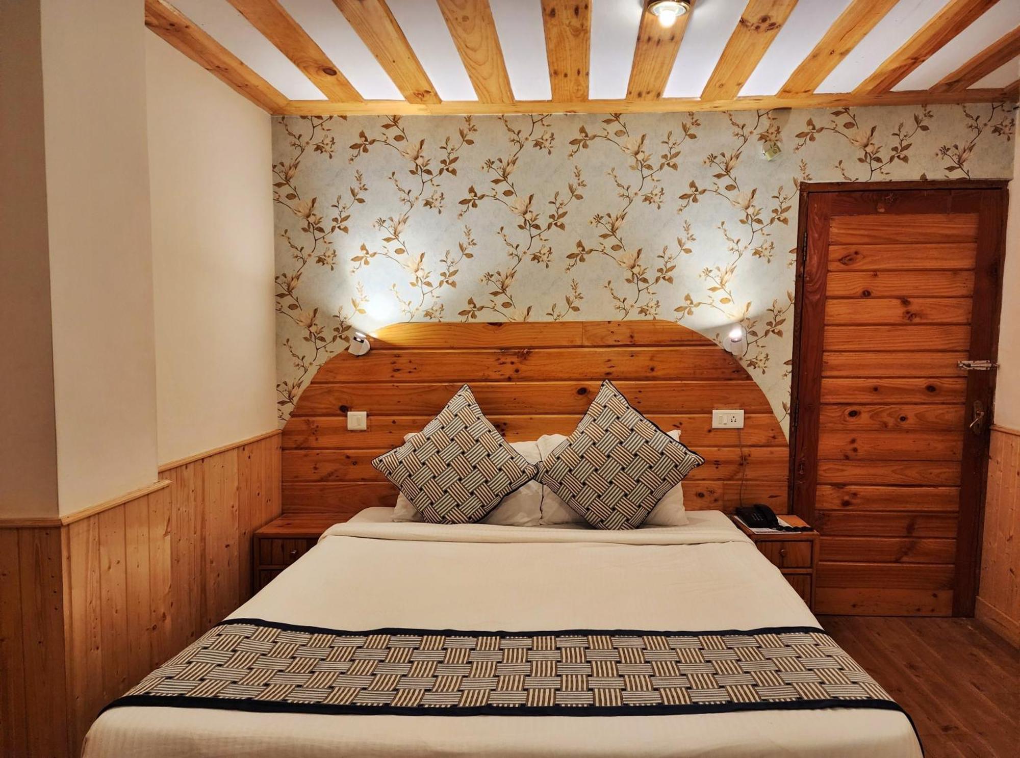 Pineview Hotel