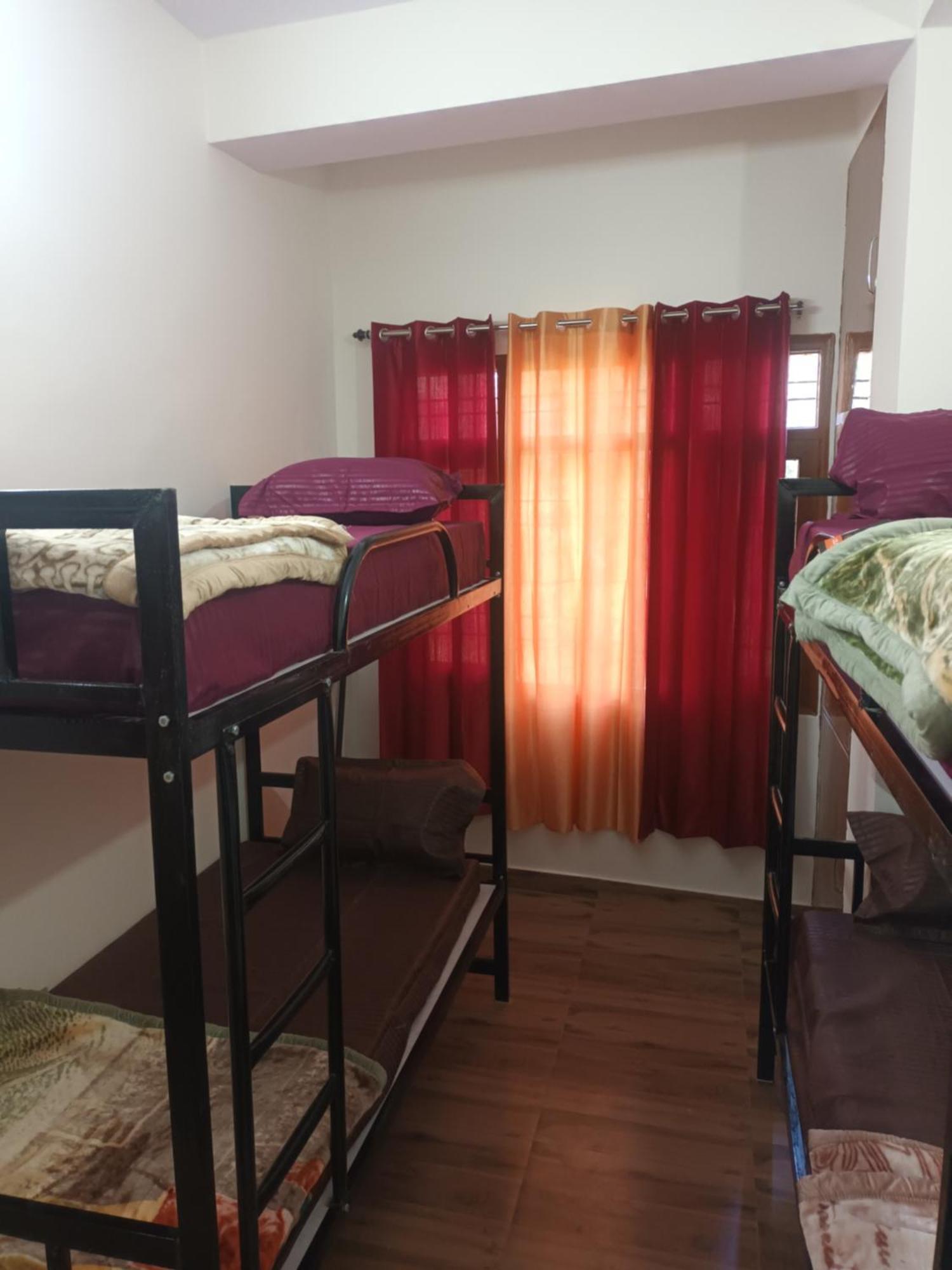 Capsule hotel Him Aaranya