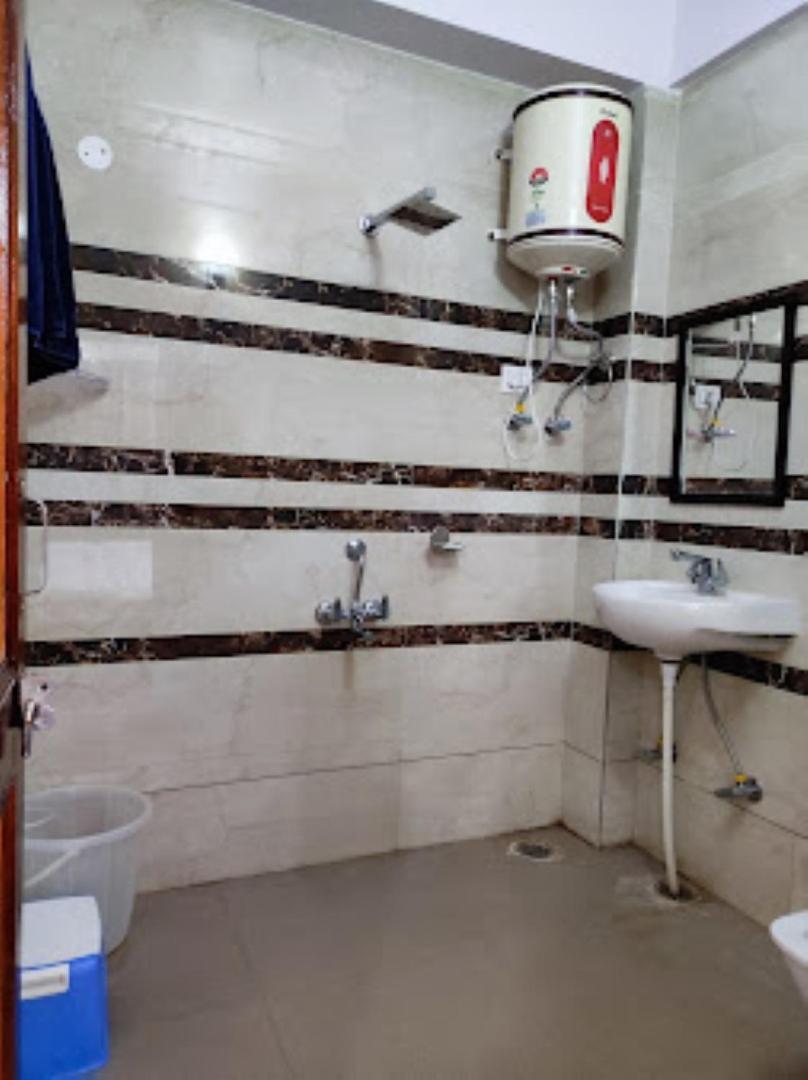 Royal Hill Hotel 3*