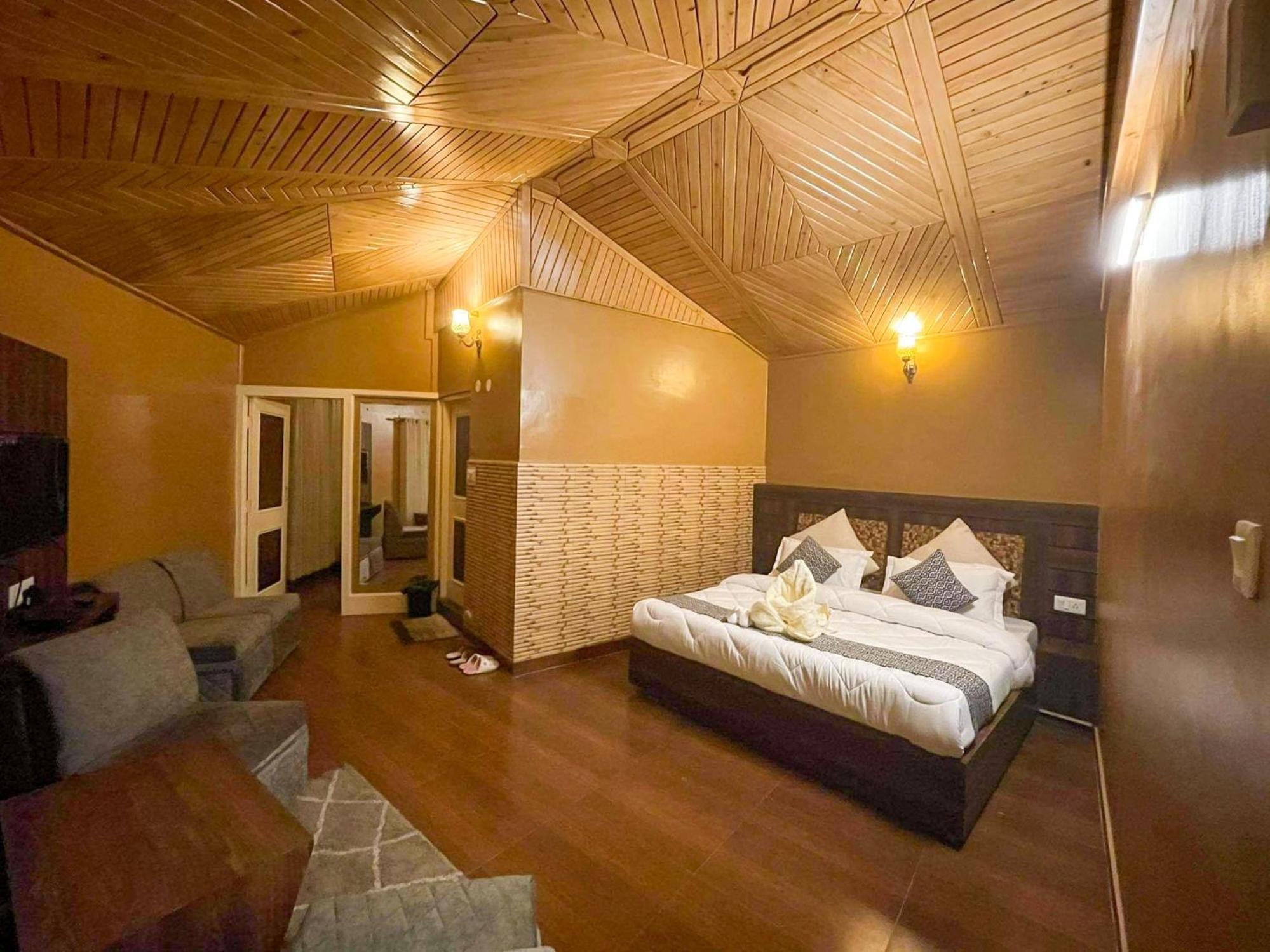 Homestay Uptown Boutique Homes - 1