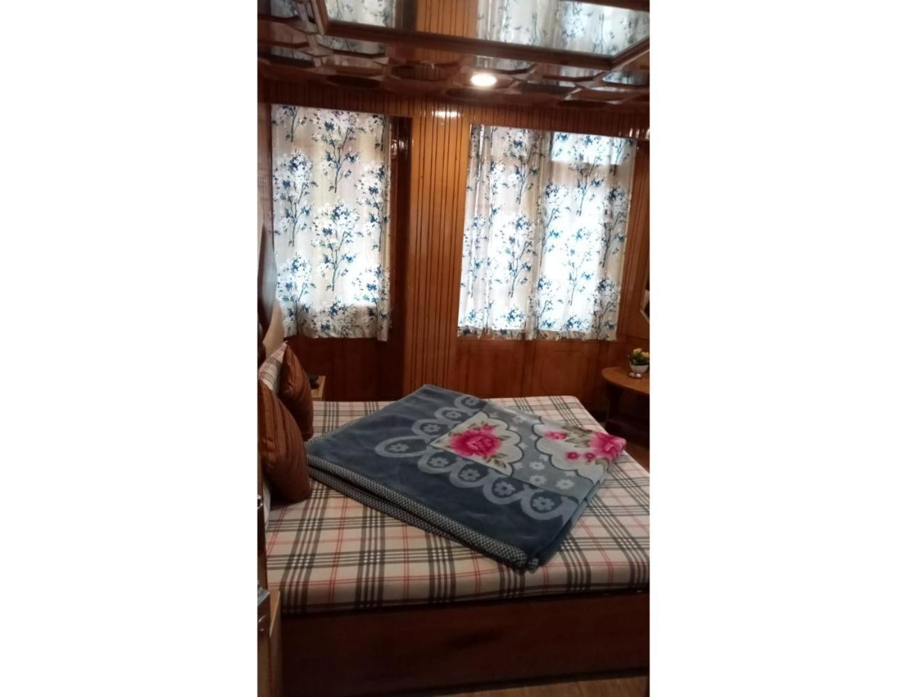 Doegar, * Shimla