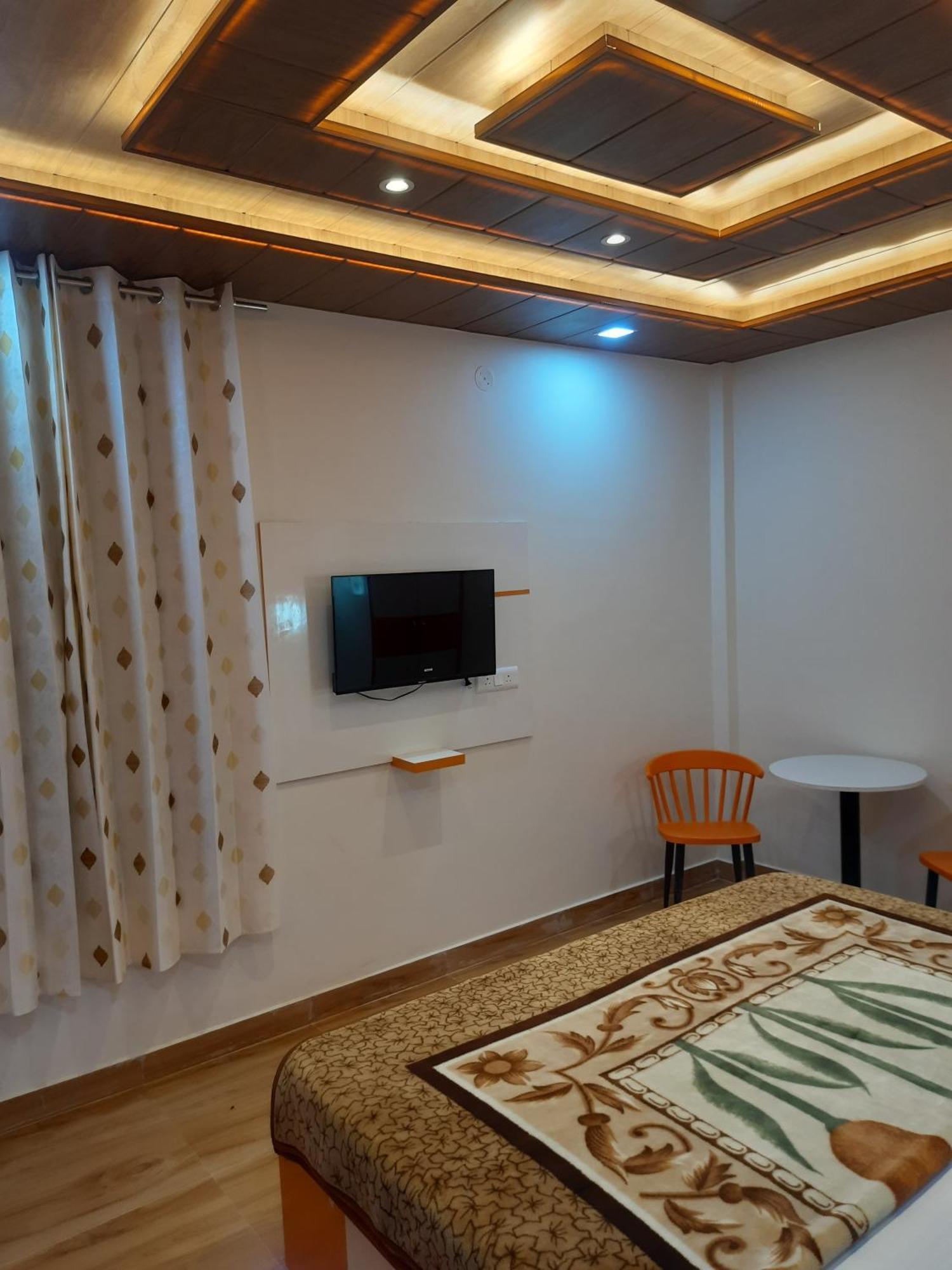 Aagaman Woods