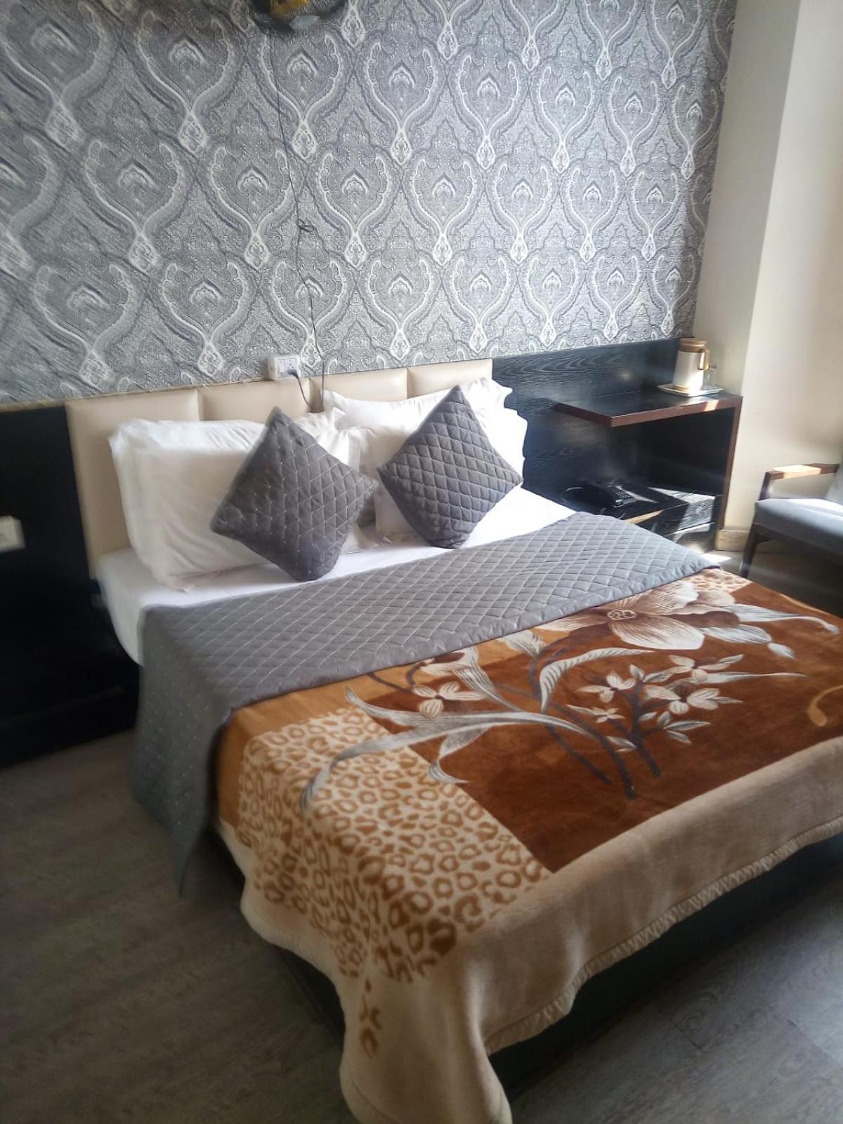 Hotel Crystal Palace 3*
