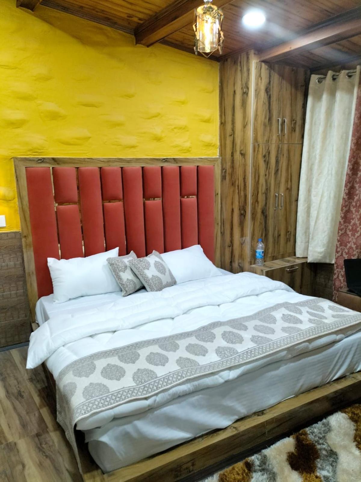 Forty4cottages Bed & Breakfast *