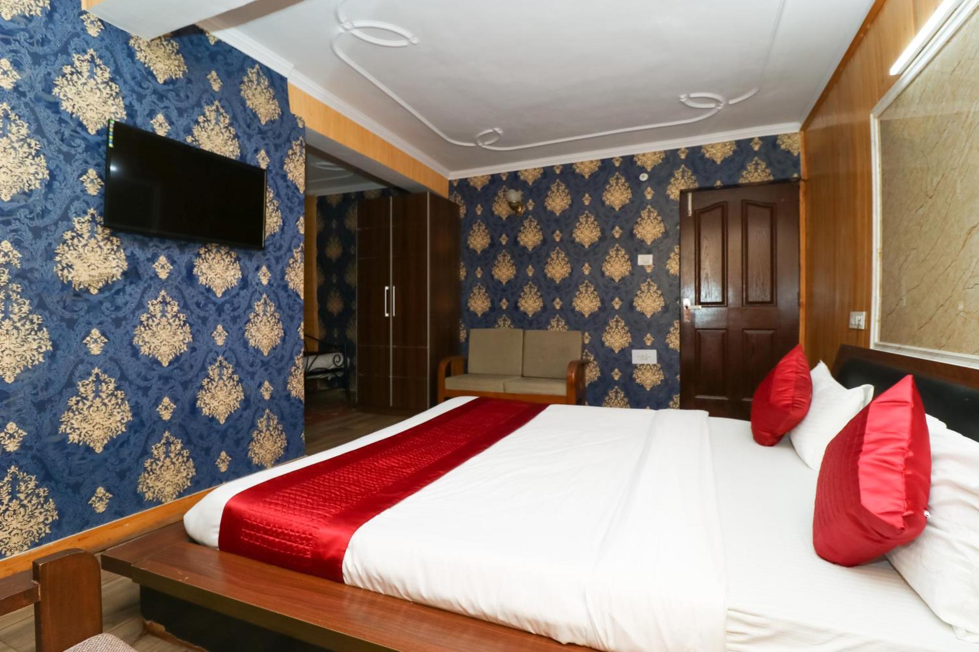 Broadway Grand Hotel 3*