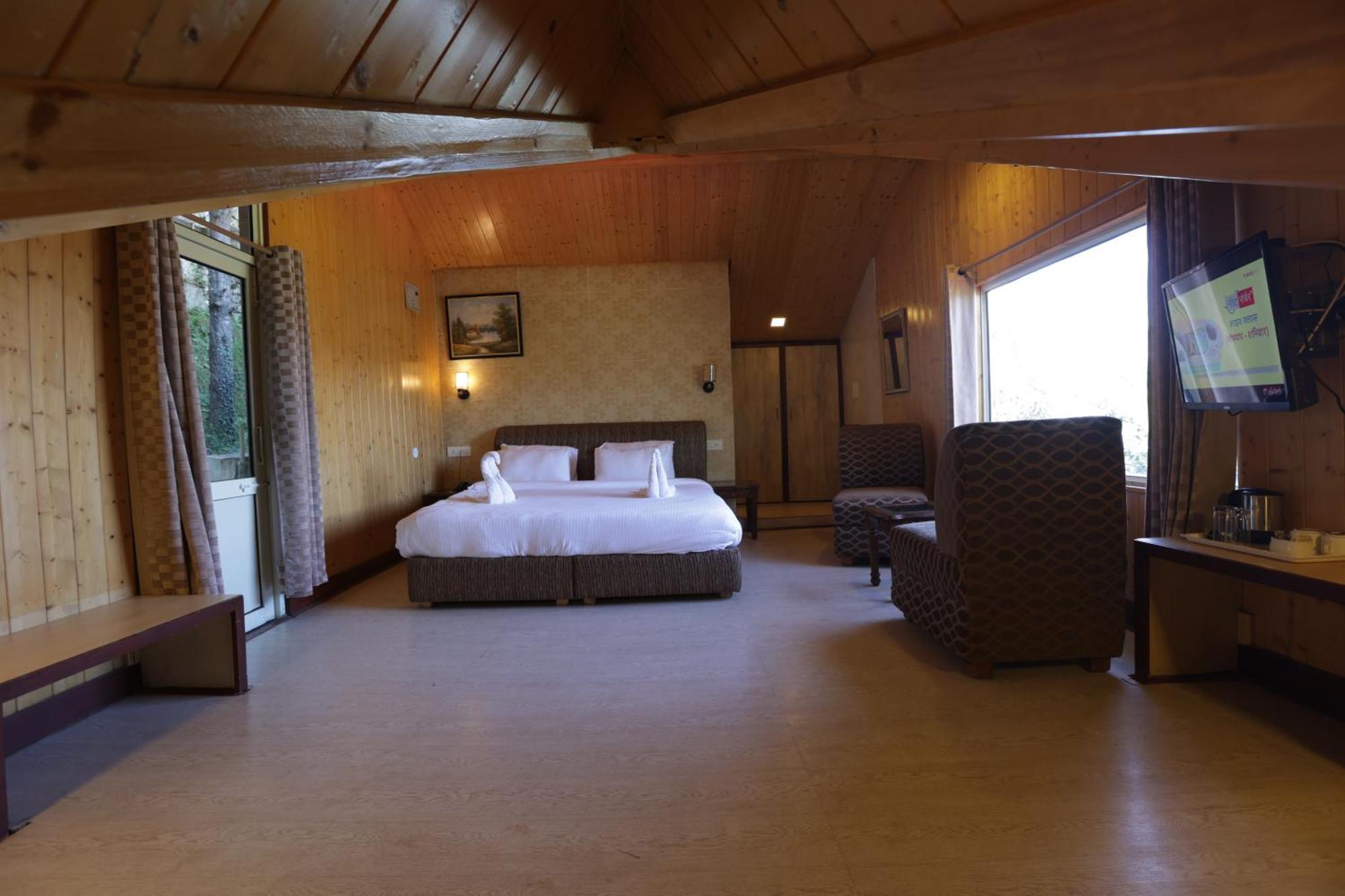 Hotel Kvr Clarks Inn, Kufri Shimla
