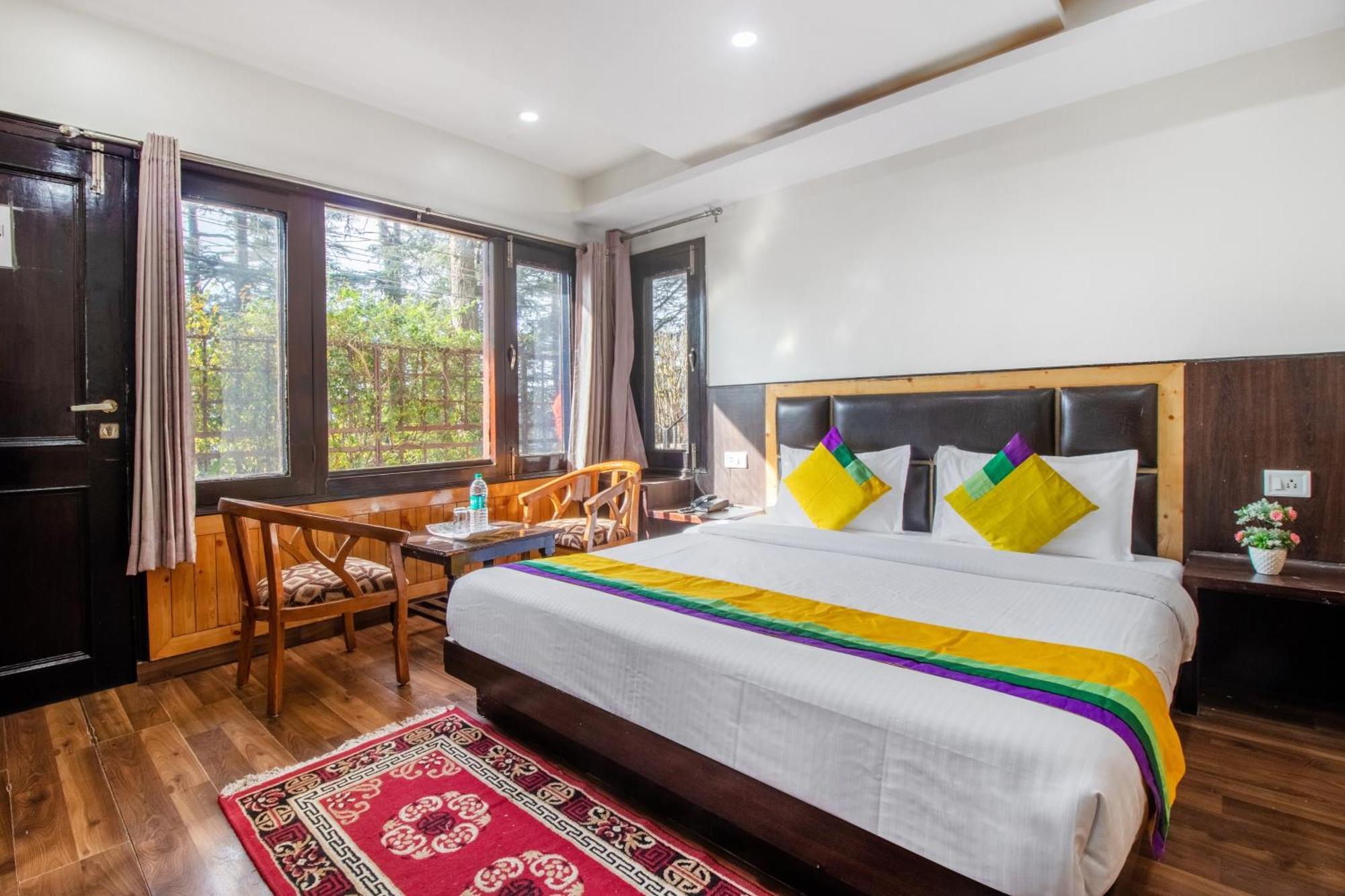 Hotel Itsy Avantika With Forest View Shimla