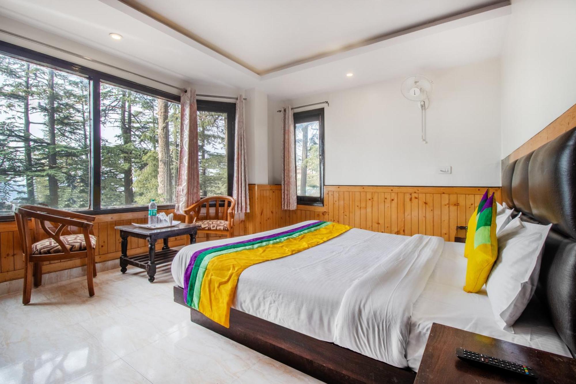Hotel Itsy Avantika With Forest View 3*