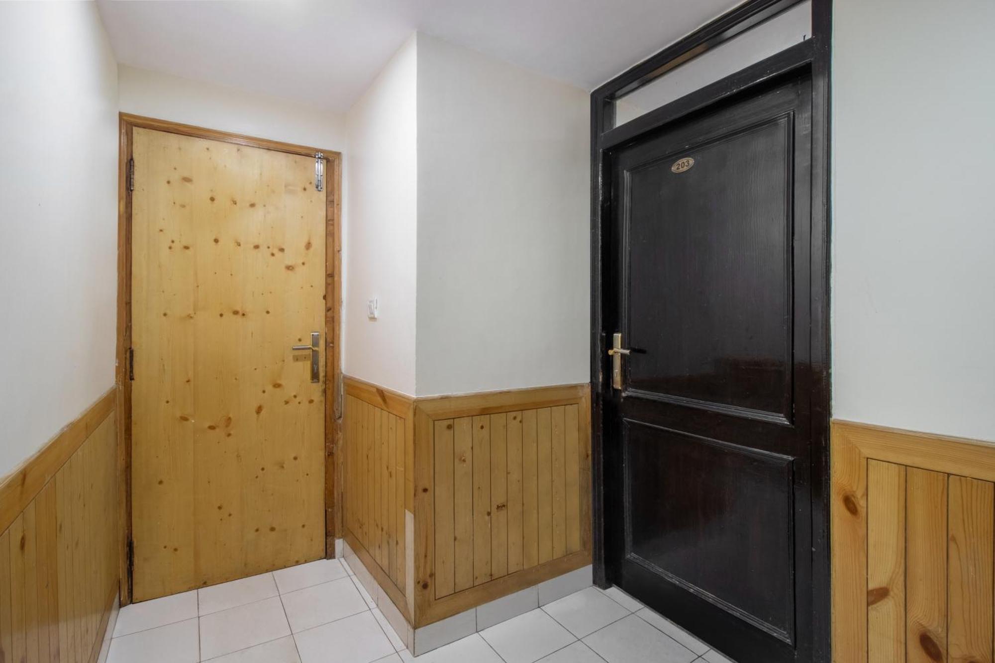 Hotel Itsy Avantika With Forest View 3*