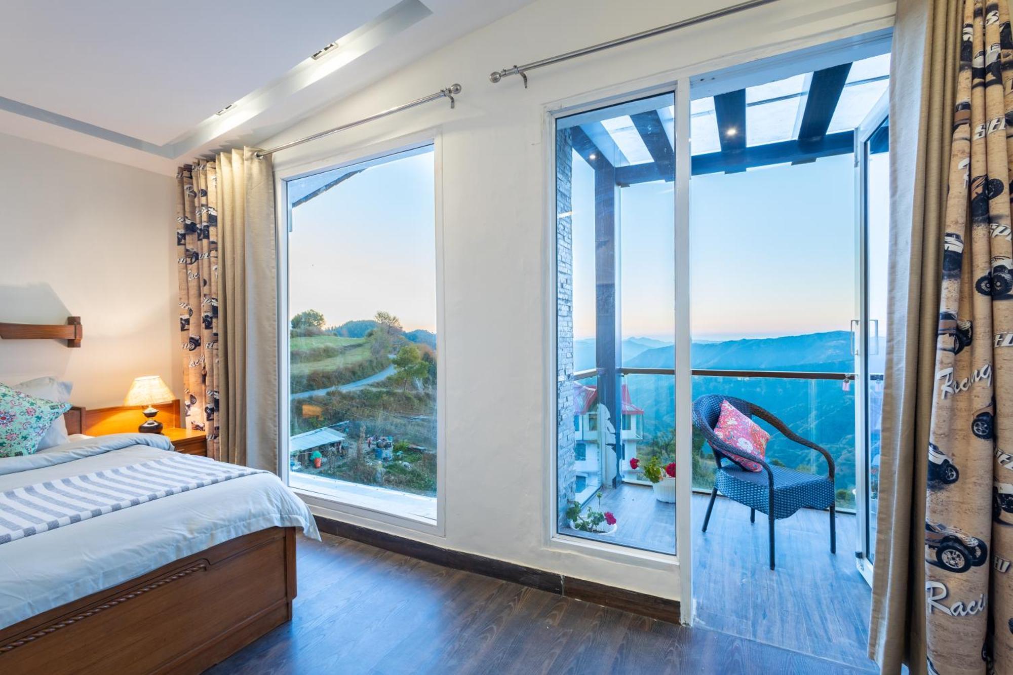 Chalet Hostie Imperial Chalet-3 Bhk Mountain Villa, Chail Shimla