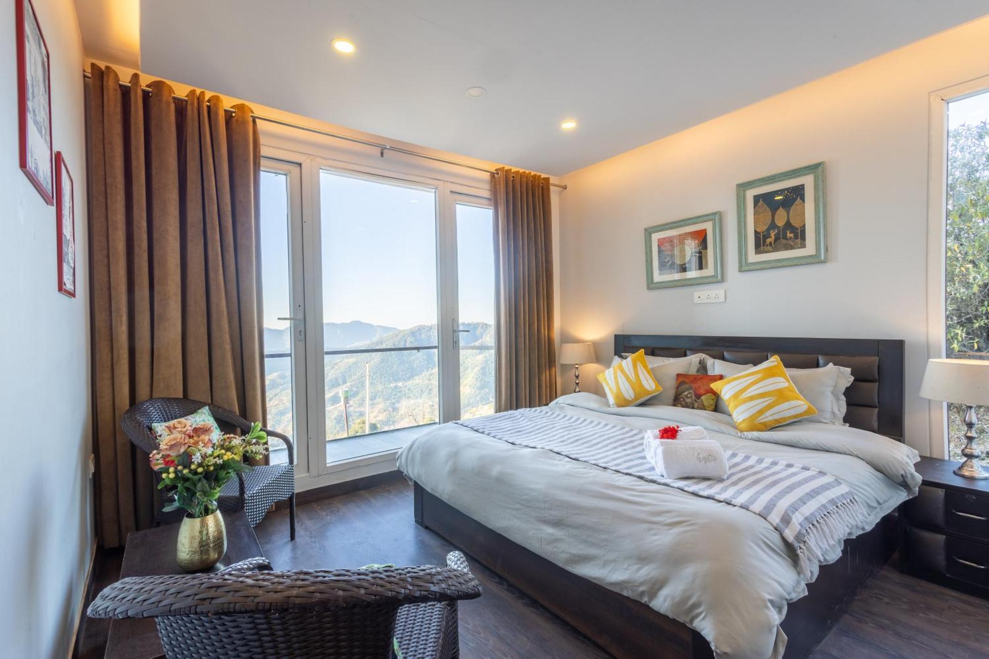 Hostie Imperial Chalet-3 Bhk Mountain Villa, Chail Chalet