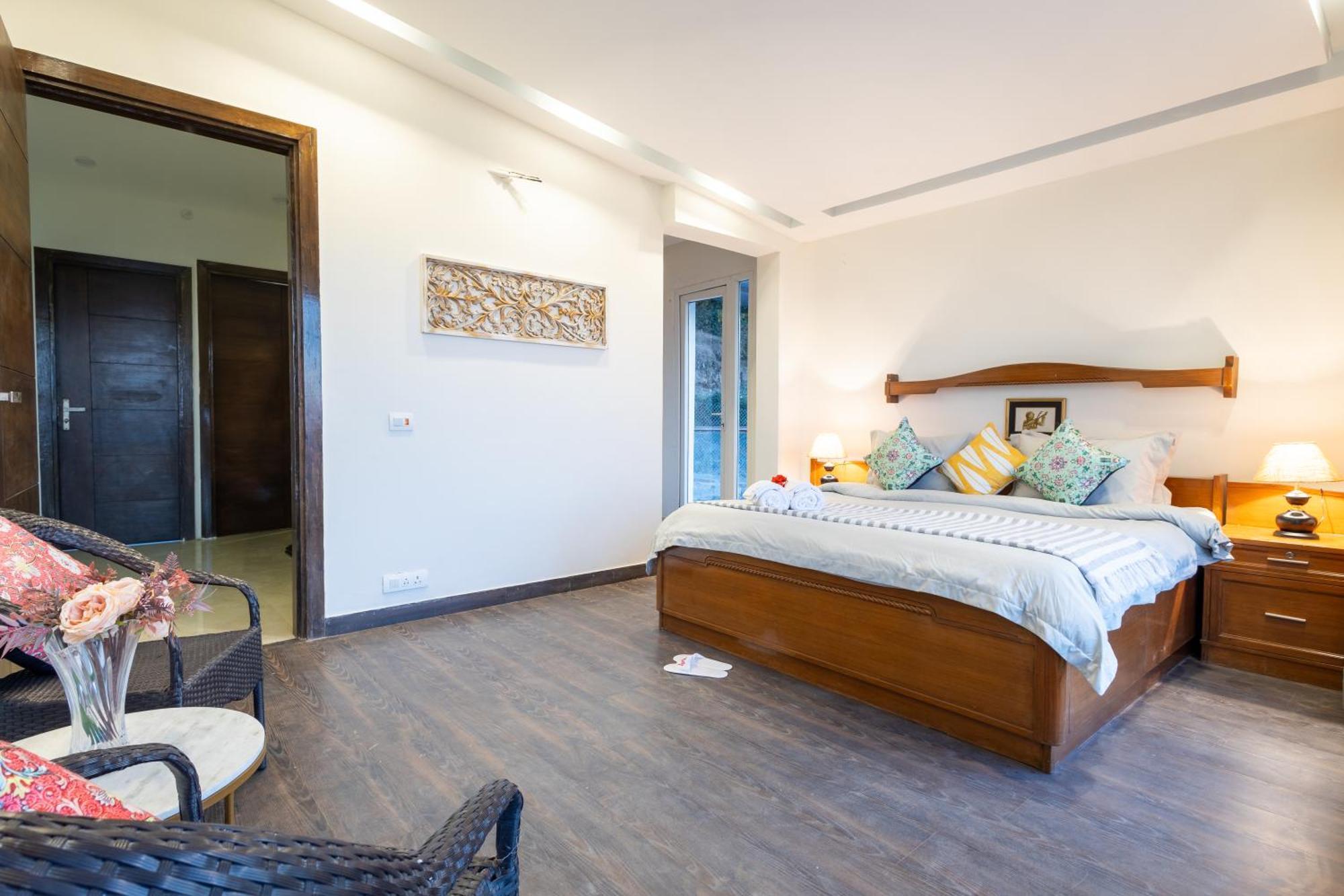 Hostie Imperial Chalet-3 Bhk Mountain Villa, Chail Chalet