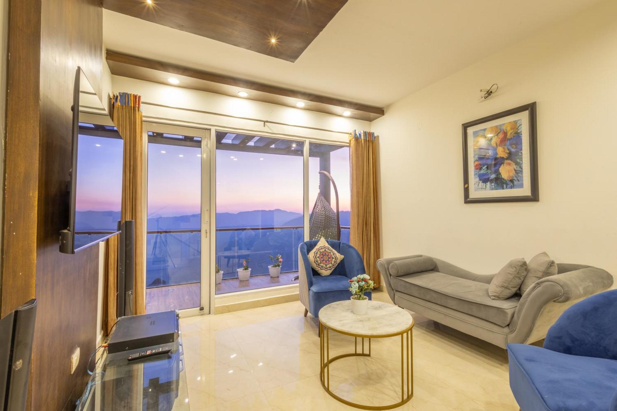Hostie Imperial Chalet-3 Bhk Mountain Villa, Chail Chalet *