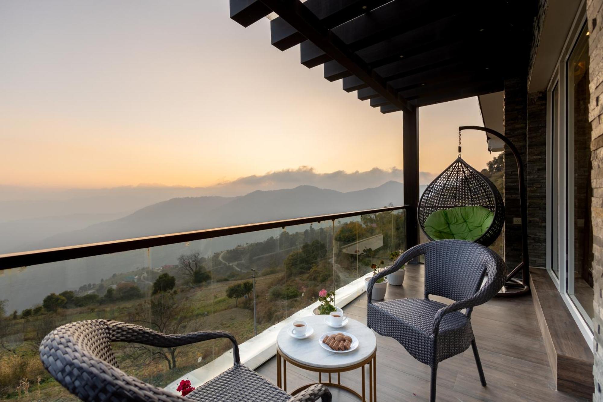 Hostie Imperial Chalet-3 Bhk Mountain Villa, Chail Chalet Shimla