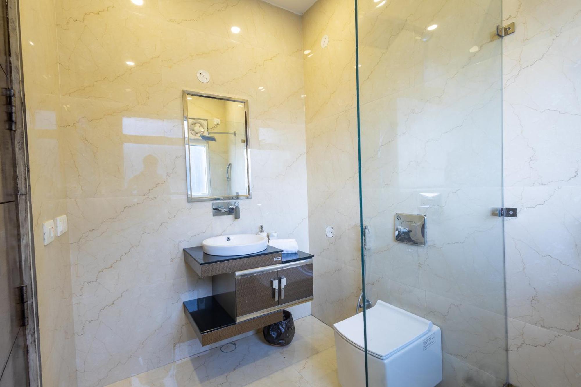 Hostie Imperial Chalet-3 Bhk Mountain Villa, Chail