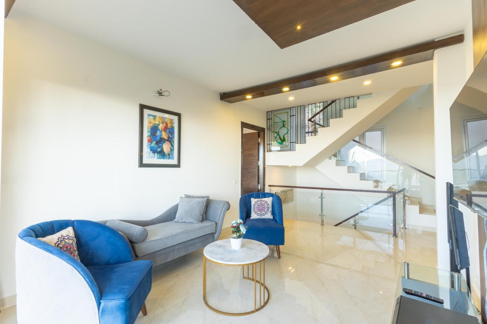 Hostie Imperial Chalet-3 Bhk Mountain Villa, Chail