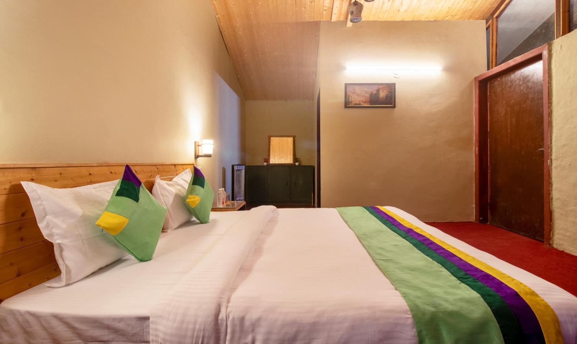 Hotel Treebo Daak Bangla Retreat With Mountain View