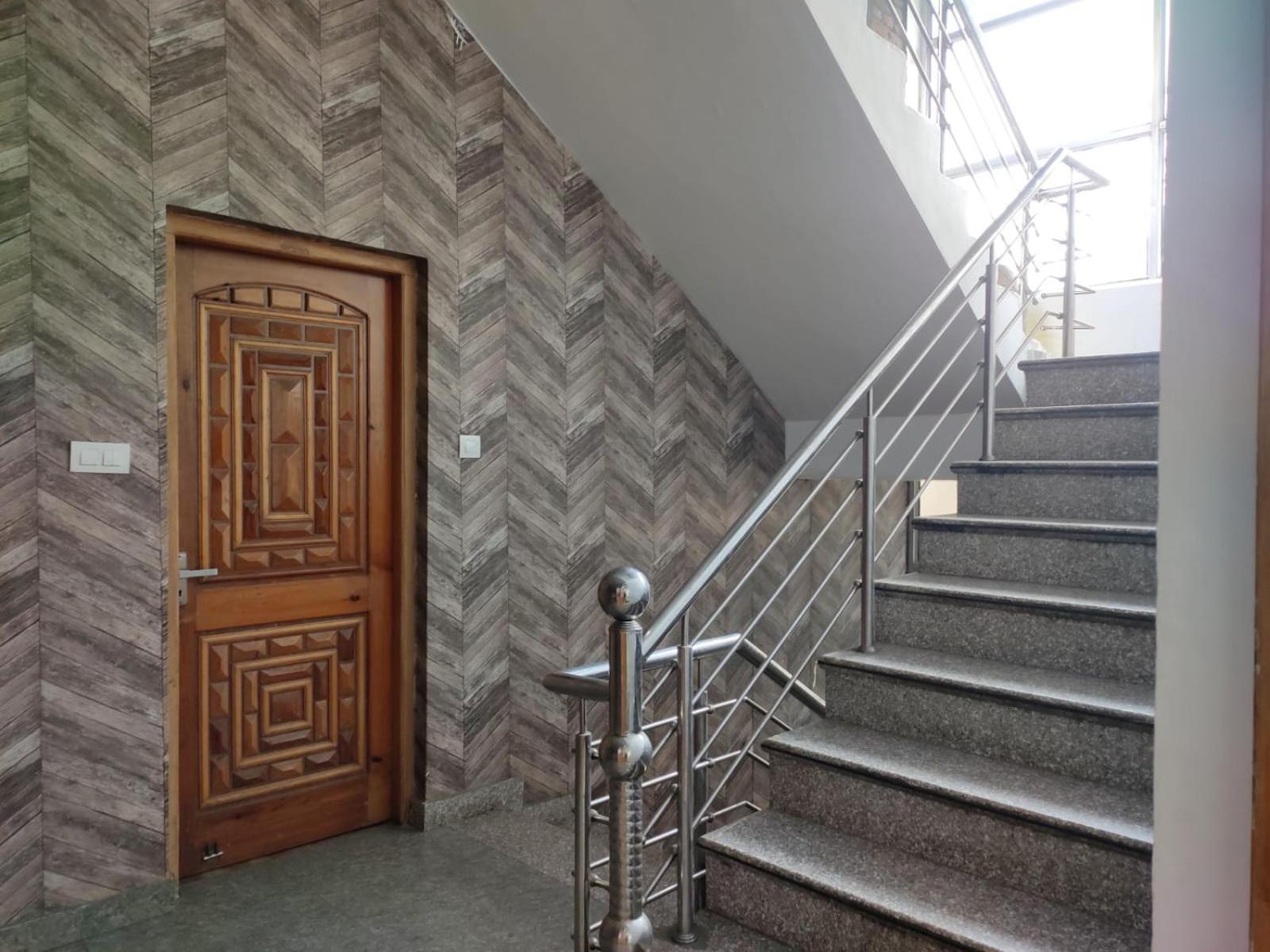 The Hostelers Homestay - Near Isbt, Bypass, Advance Study And Hpu *