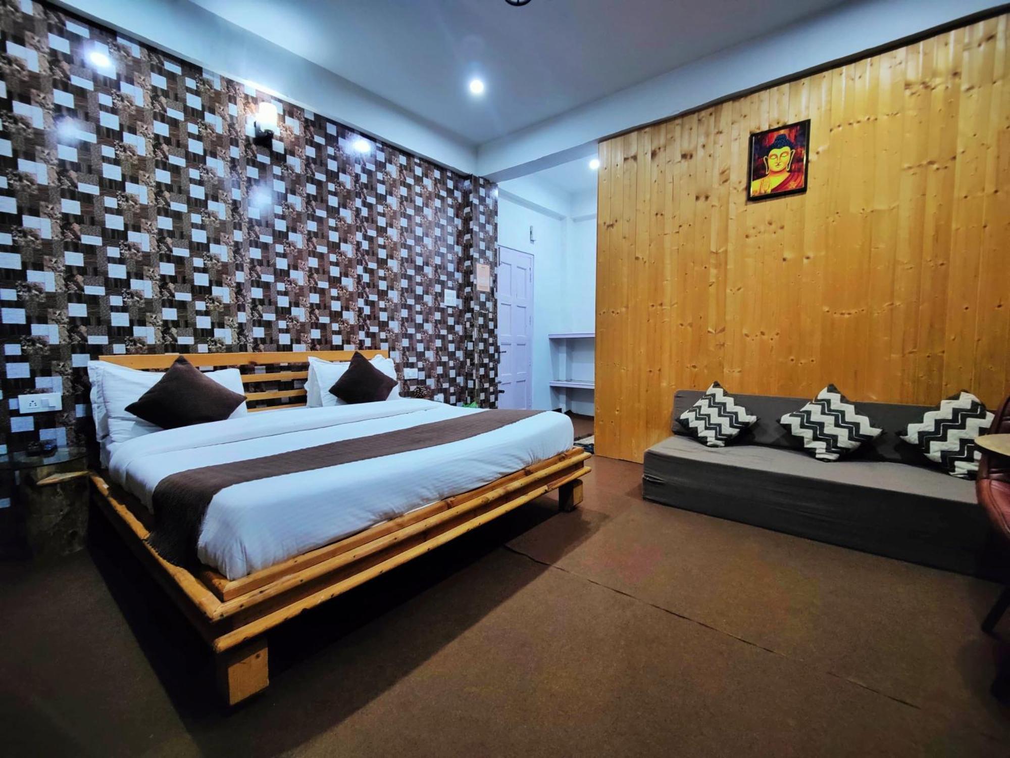 Homestay Gadegal Narkanda - & Pahadi Cafe