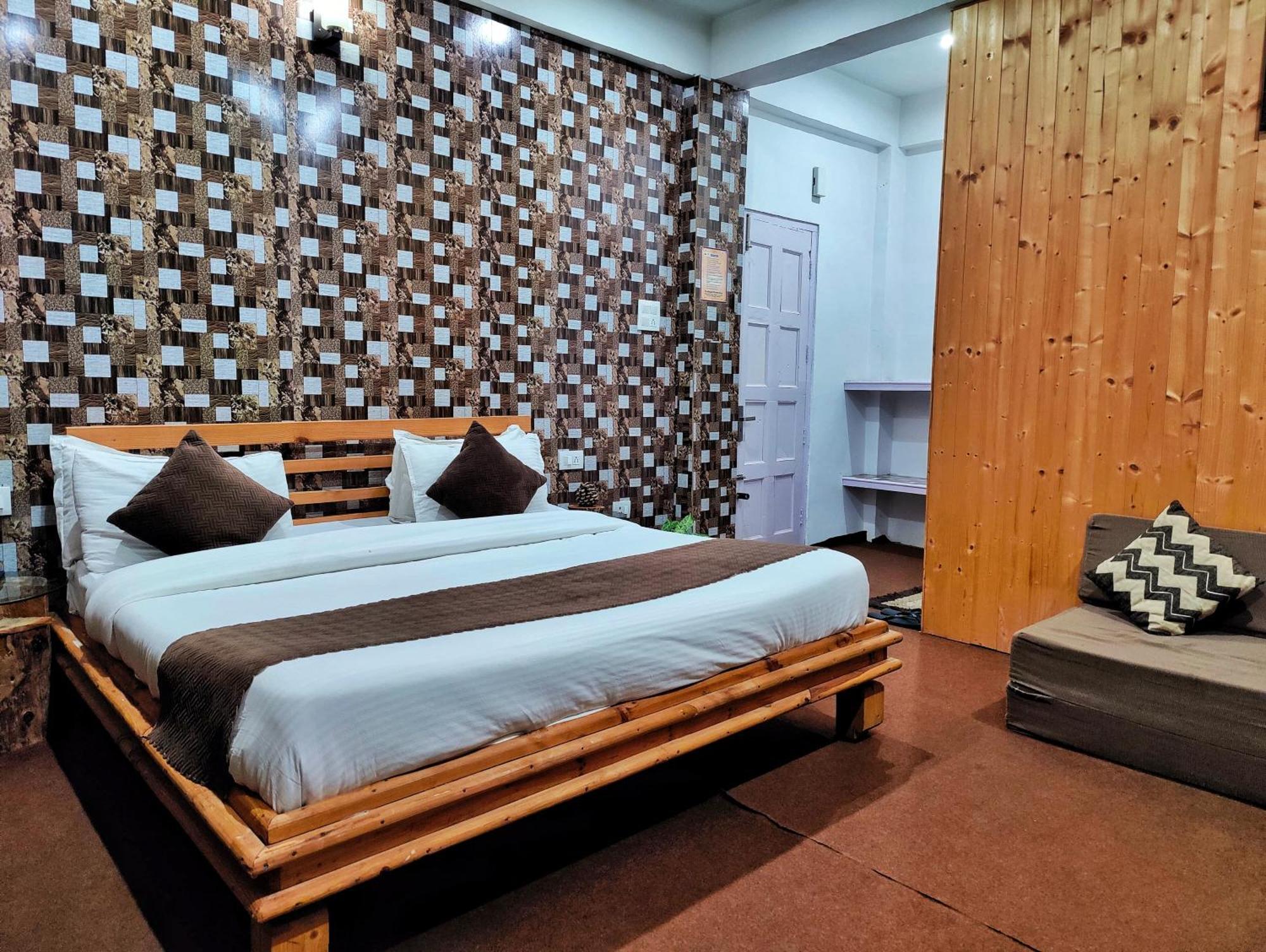 Homestay Gadegal Narkanda - & Pahadi Cafe Shimla