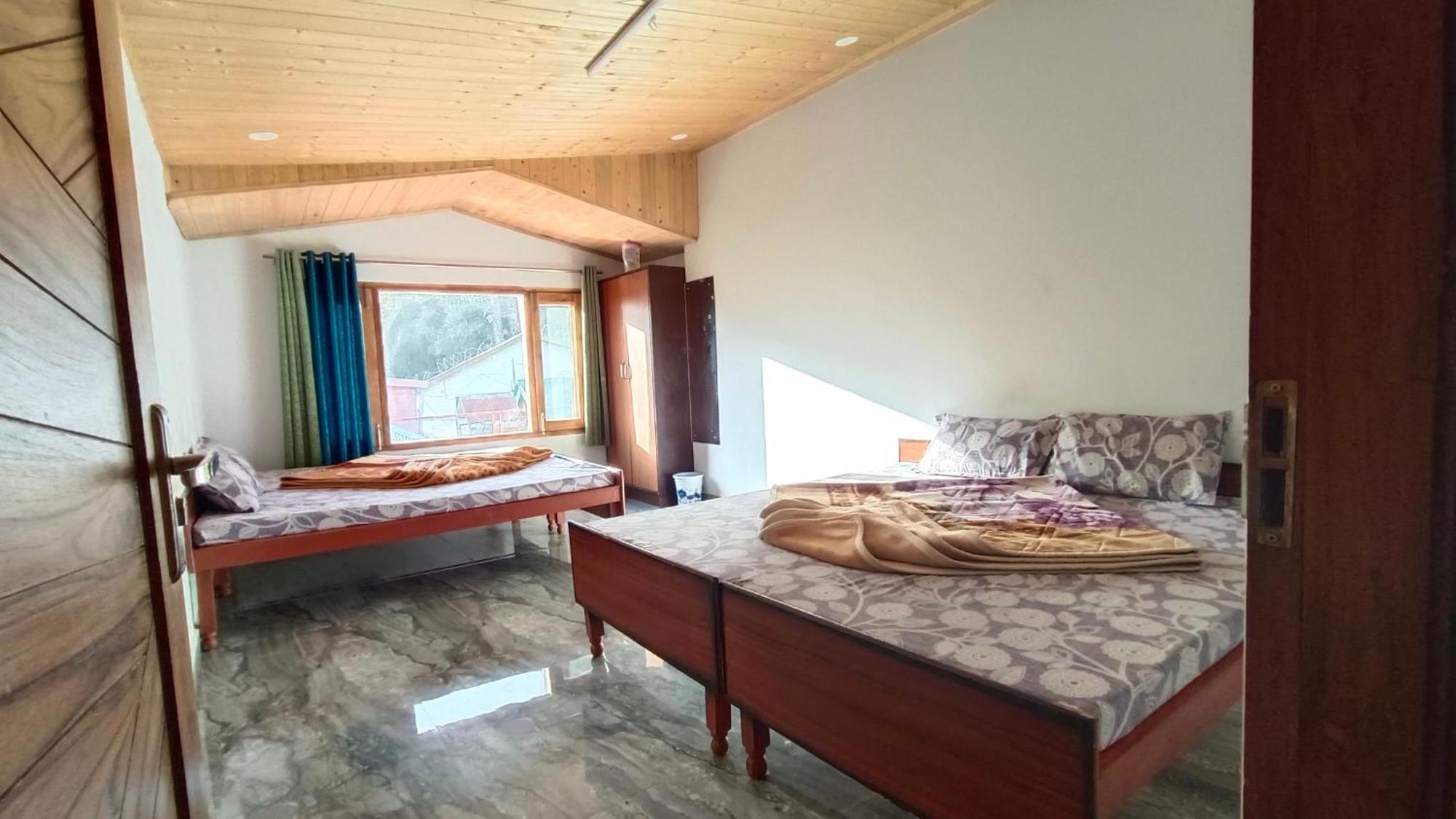 The Hostelers Homestay - Near Isbt, Bypass, Advance Study And Hpu Homestay *