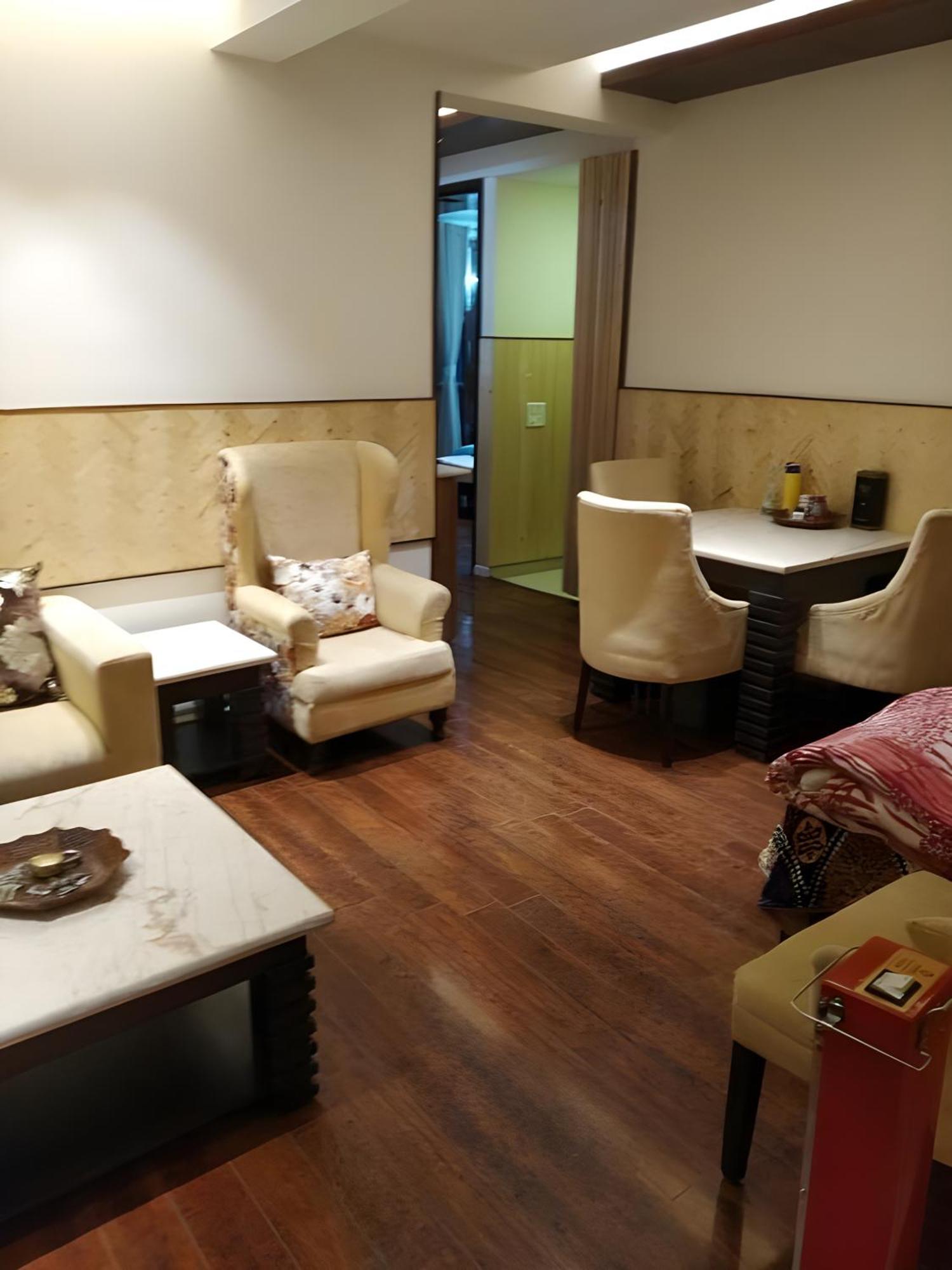 Ababil's Nest - Luxuries 1 And 2 Bhk Serviced Appartments With Scenic Views *