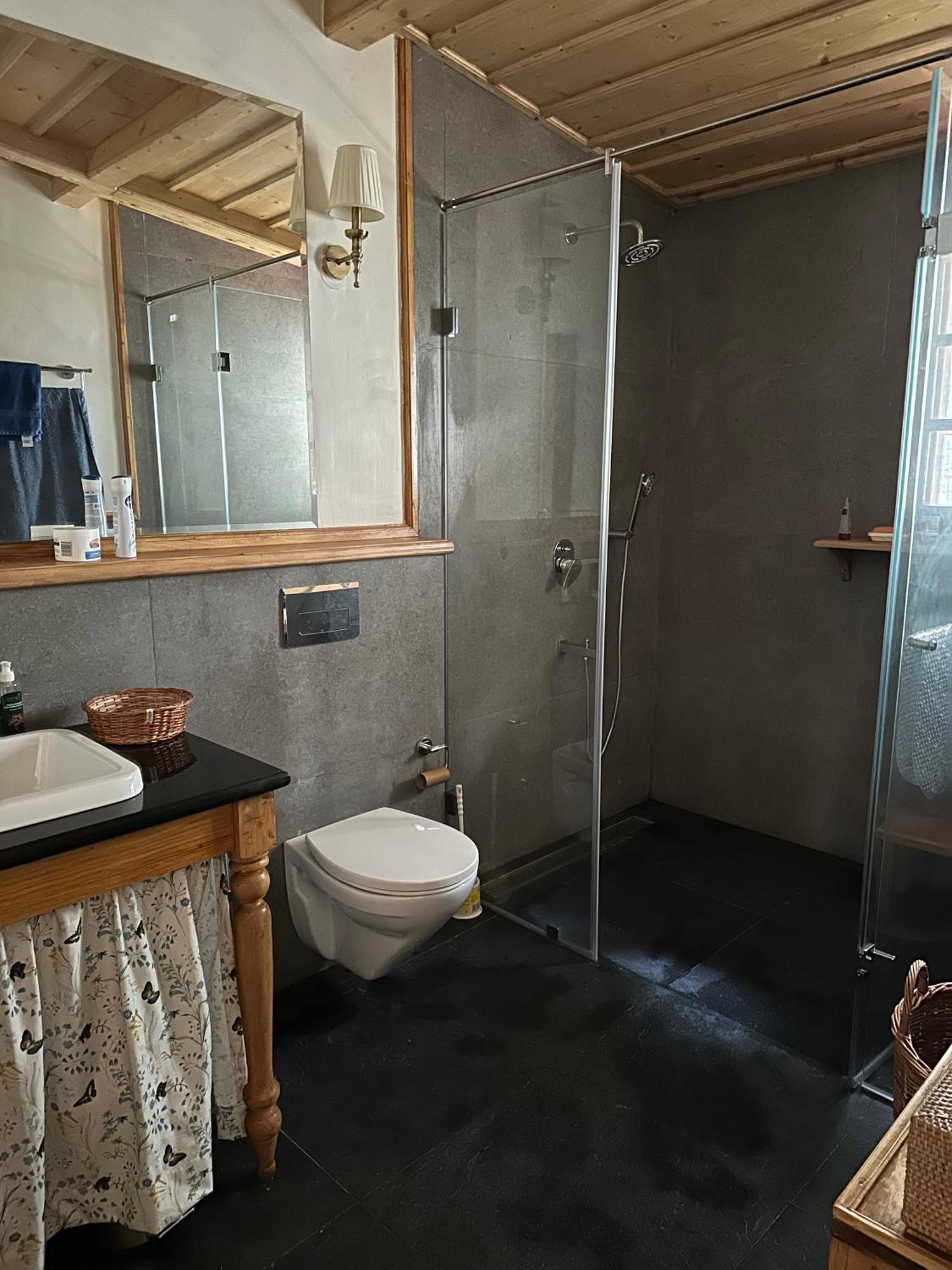 Dimple Lodge,