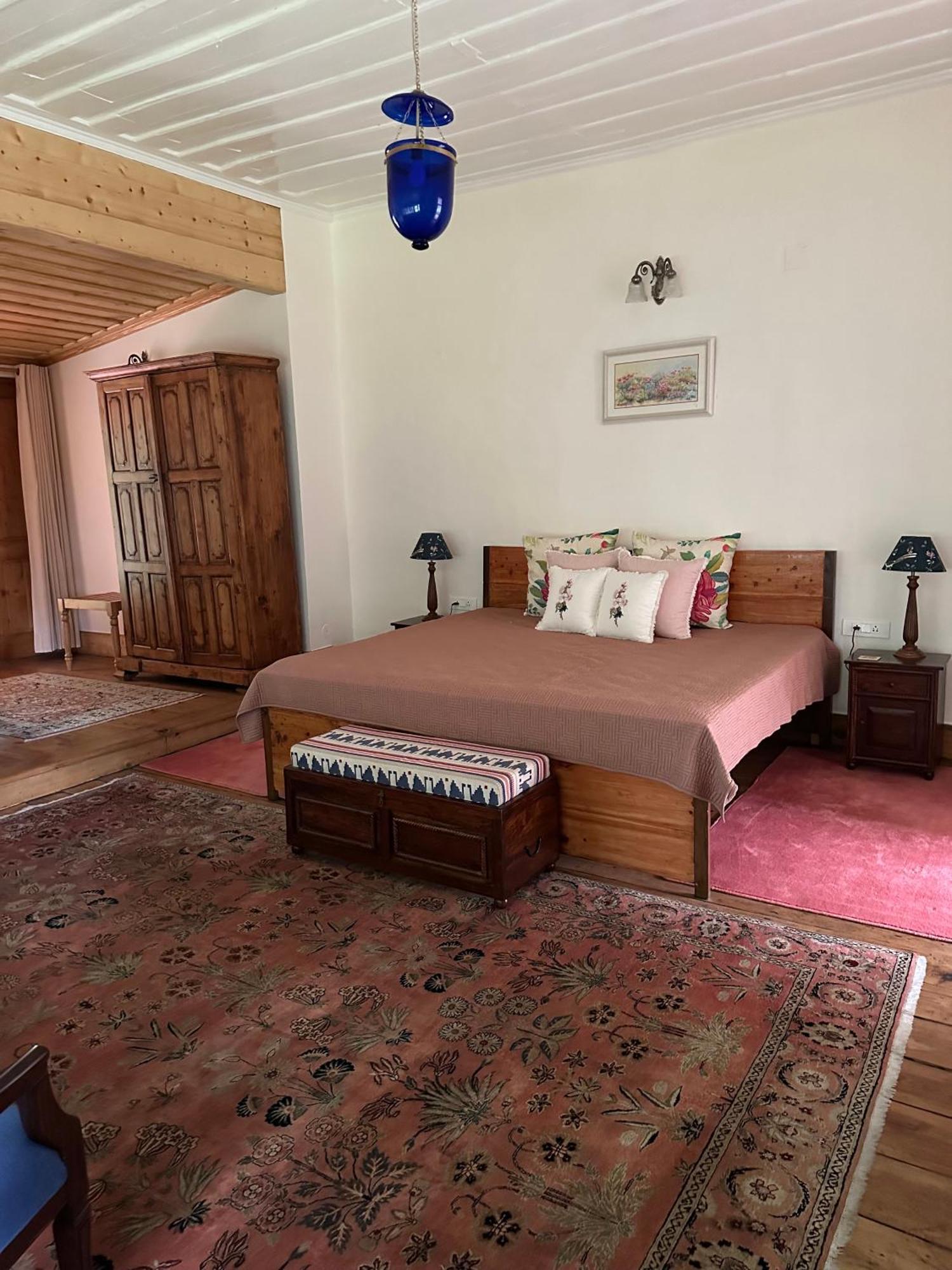 Dimple Lodge, Villa Shimla
