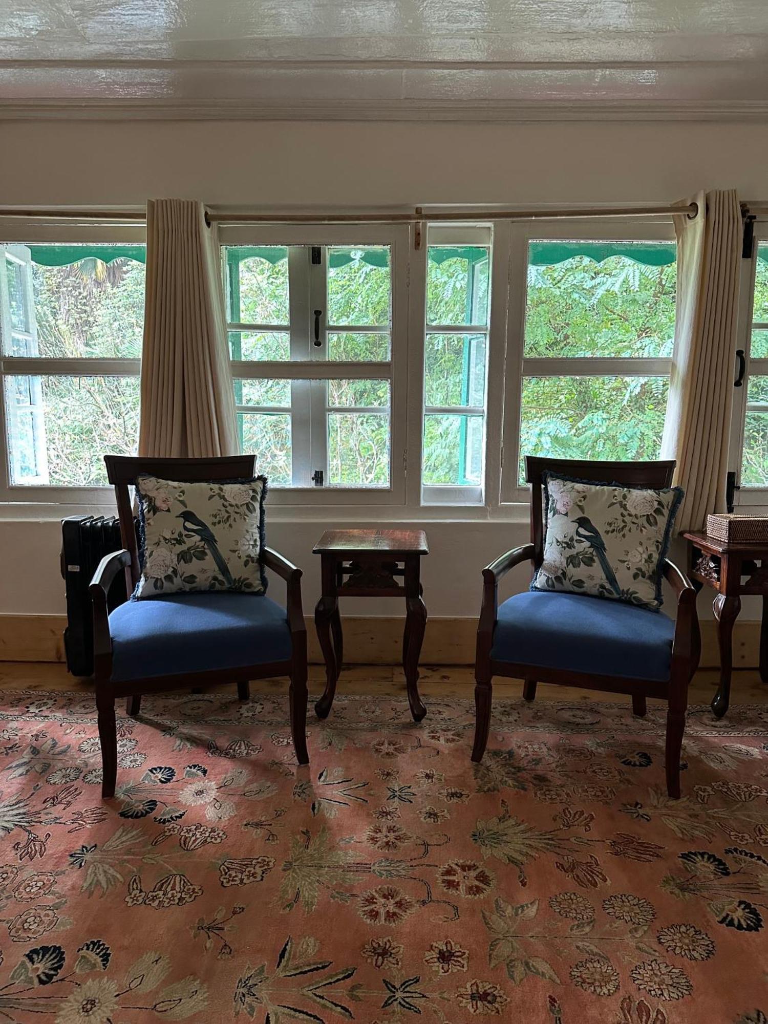 Dimple Lodge, *