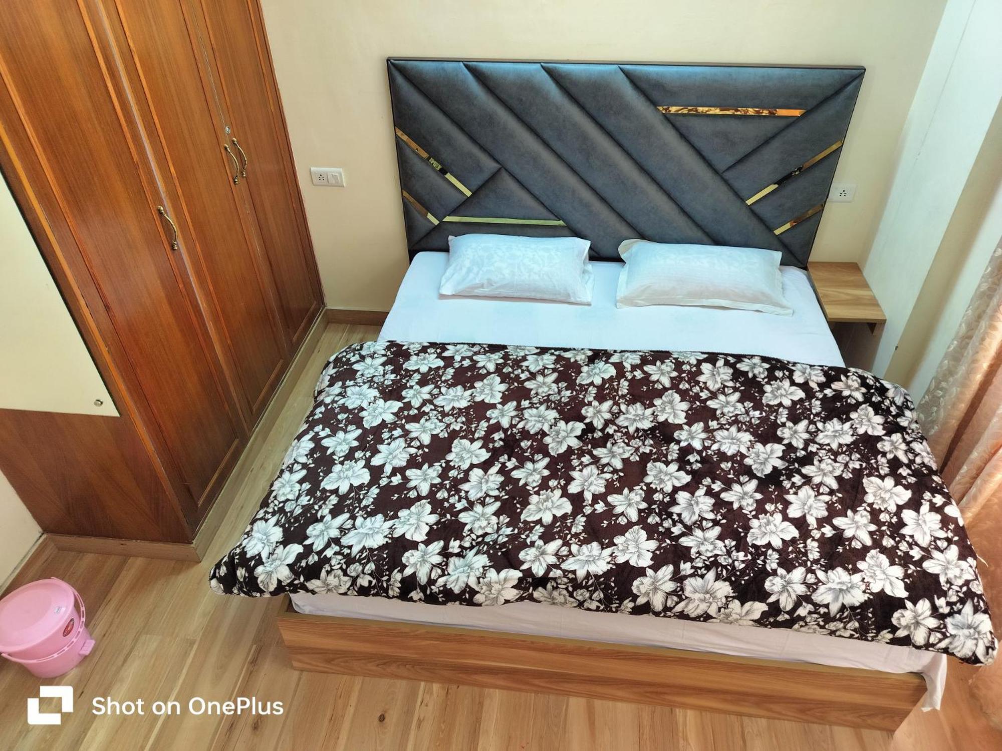 Bed & Breakfast Vibes Free Pick & Drop From Isbt