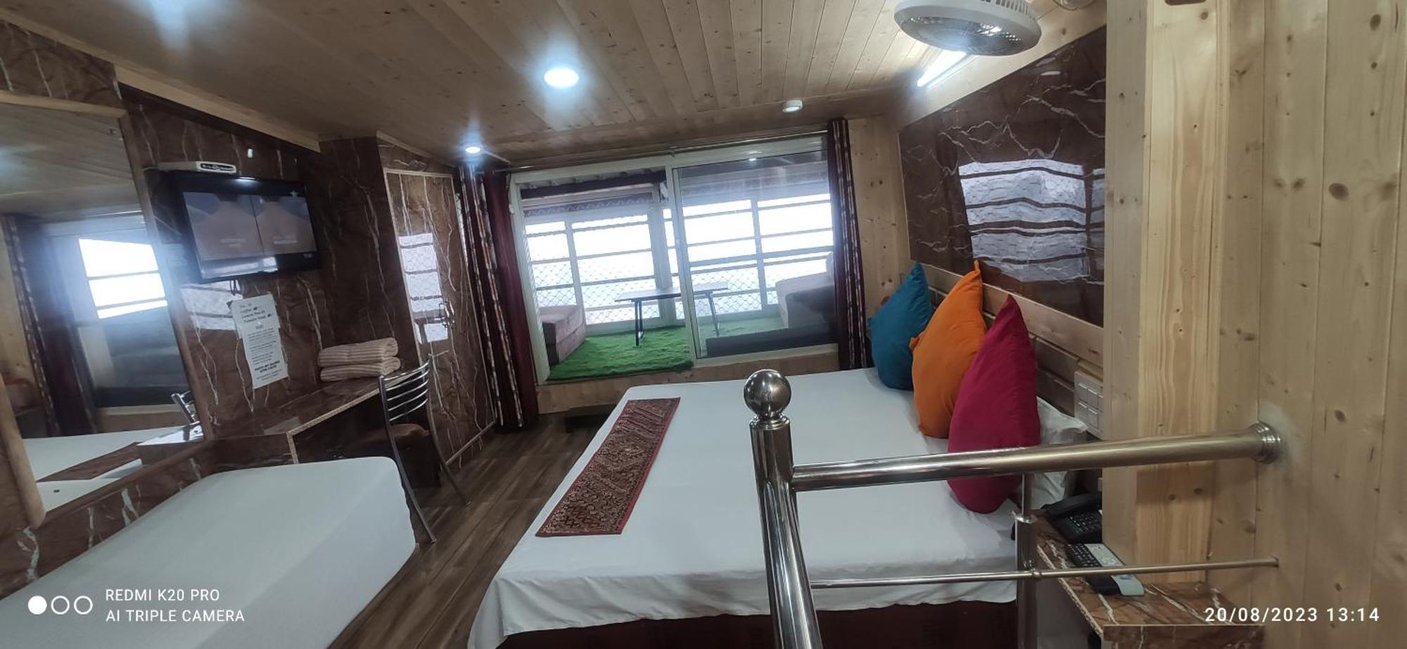 New Malook Hotel,mall Road,near Domino's Pizza Hotel *
