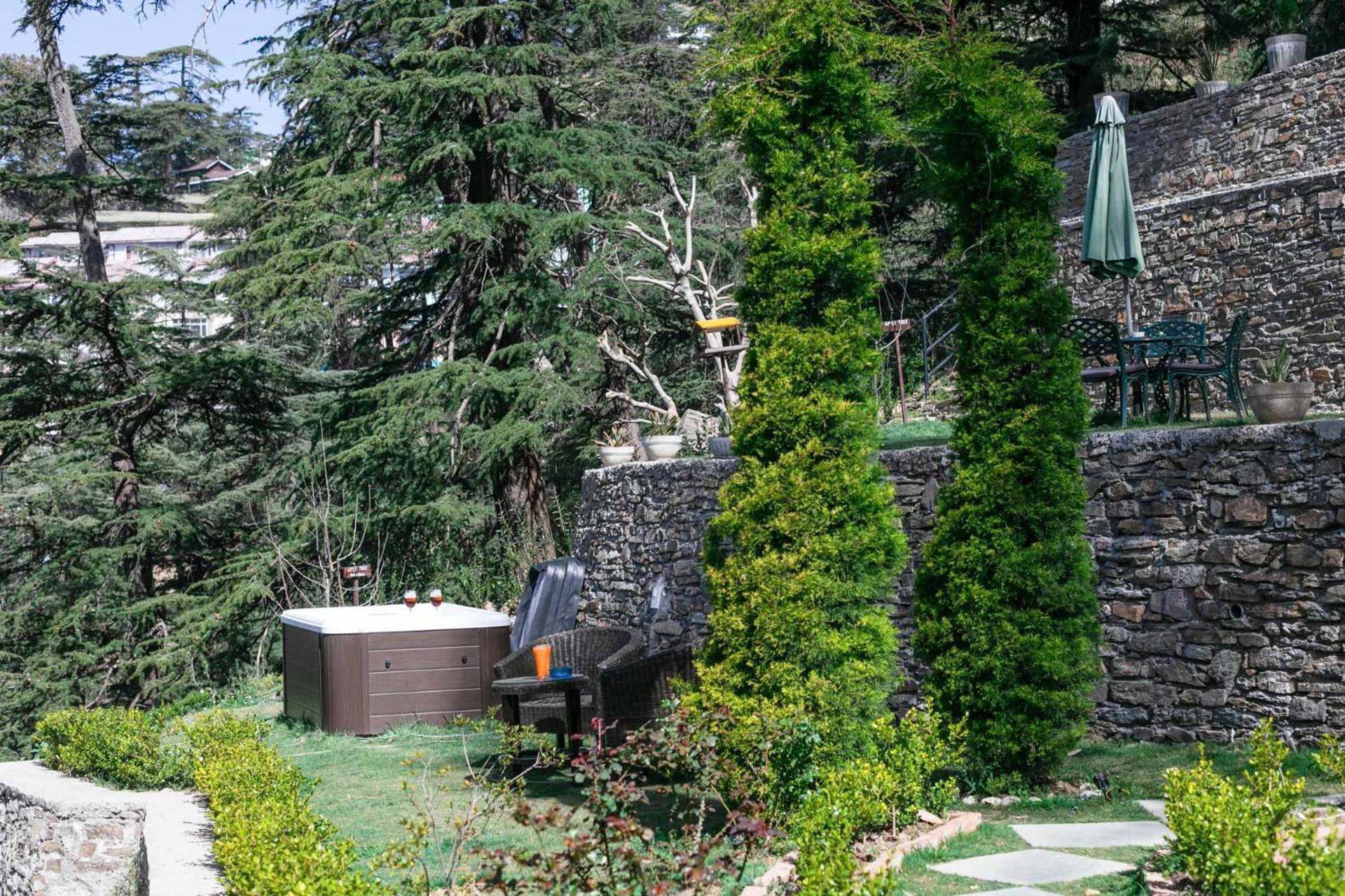 Stayvista At Pine Estate With Outdoor Jacuzzi Villa Shimla