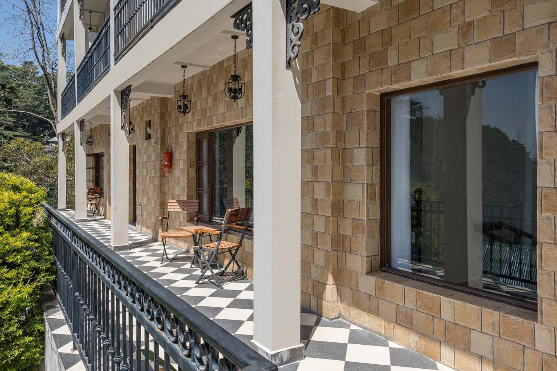 Villa Stayvista At Pine Estate With Outdoor Jacuzzi