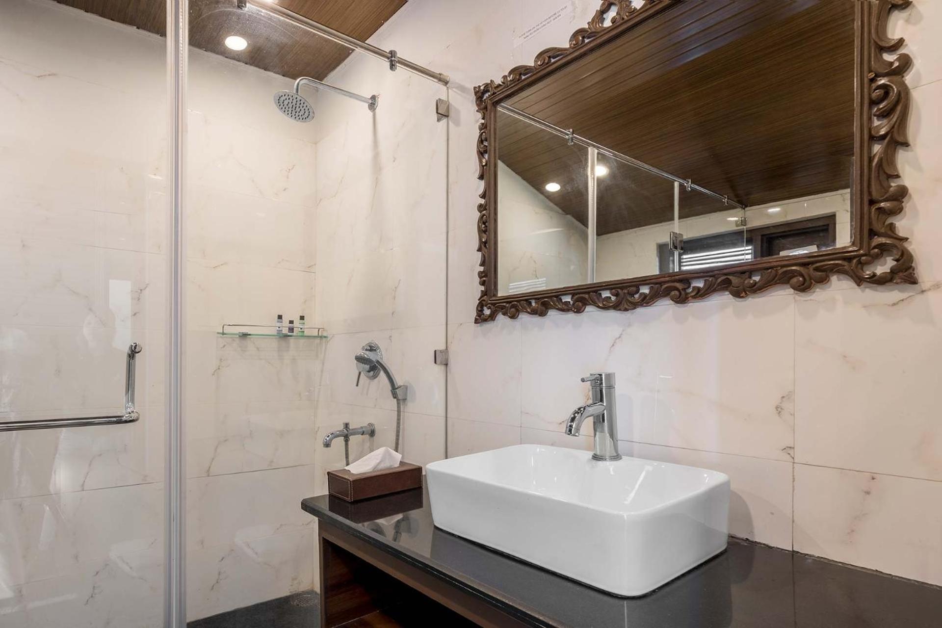 Stayvista At Pine Estate With Outdoor Jacuzzi Shimla