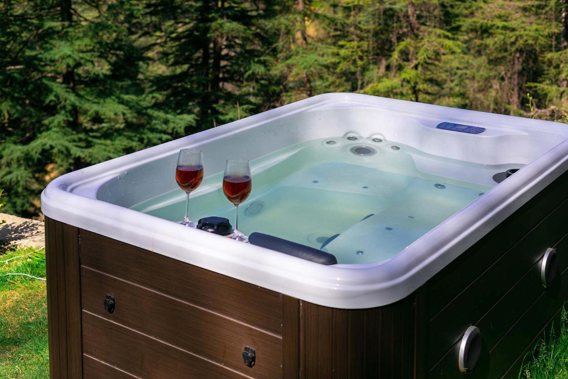 Villa Stayvista At Pine Estate With Outdoor Jacuzzi *