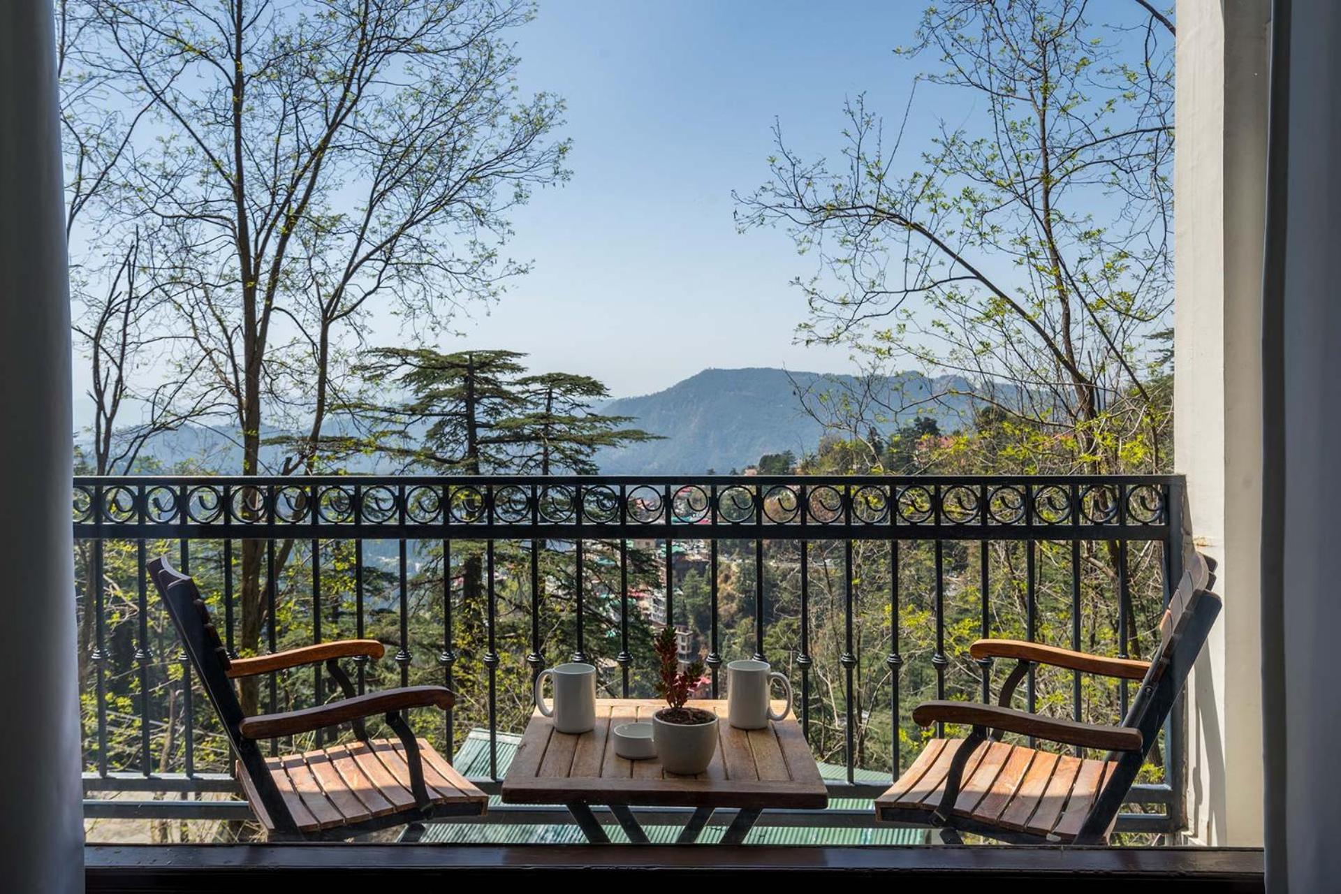 Stayvista At Pine Estate With Outdoor Jacuzzi *