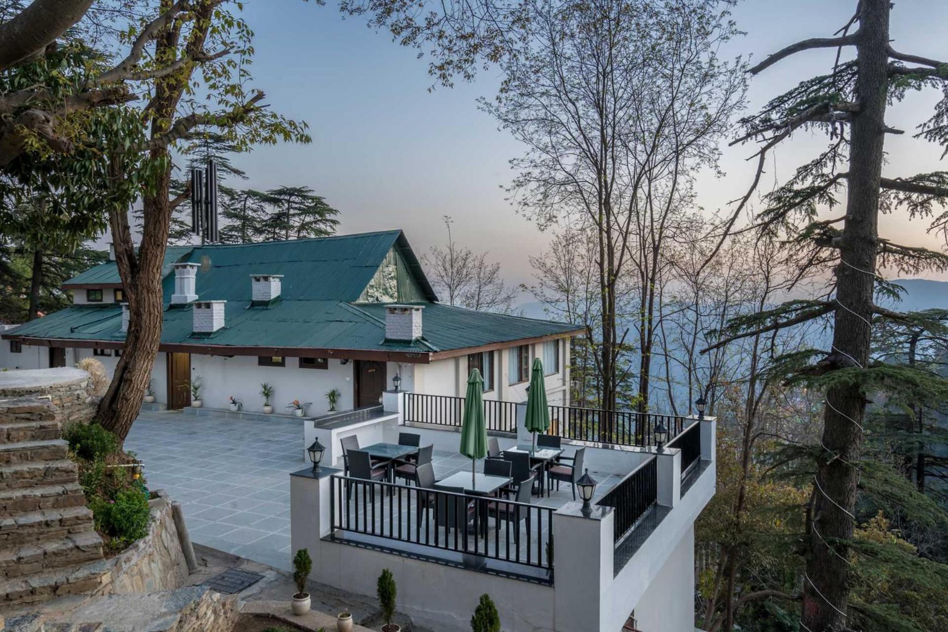 Villa Stayvista At Pine Estate With Outdoor Jacuzzi Shimla