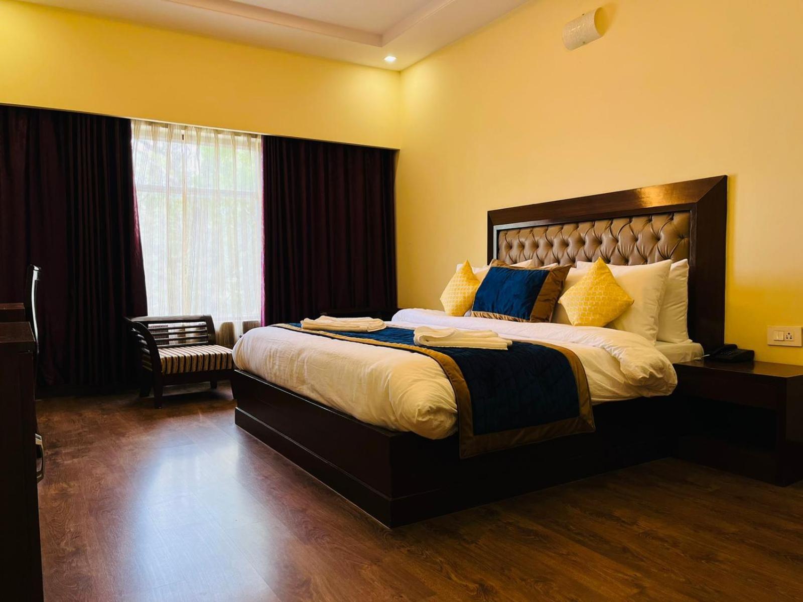 The Ashoka 300mts Walkable From Mall Road Hotel 3*