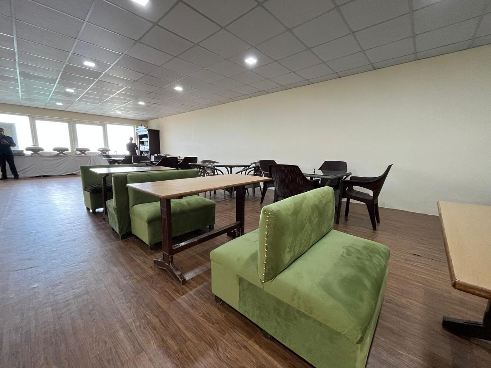The Ashoka 300mts Walkable From Mall Road Hotel