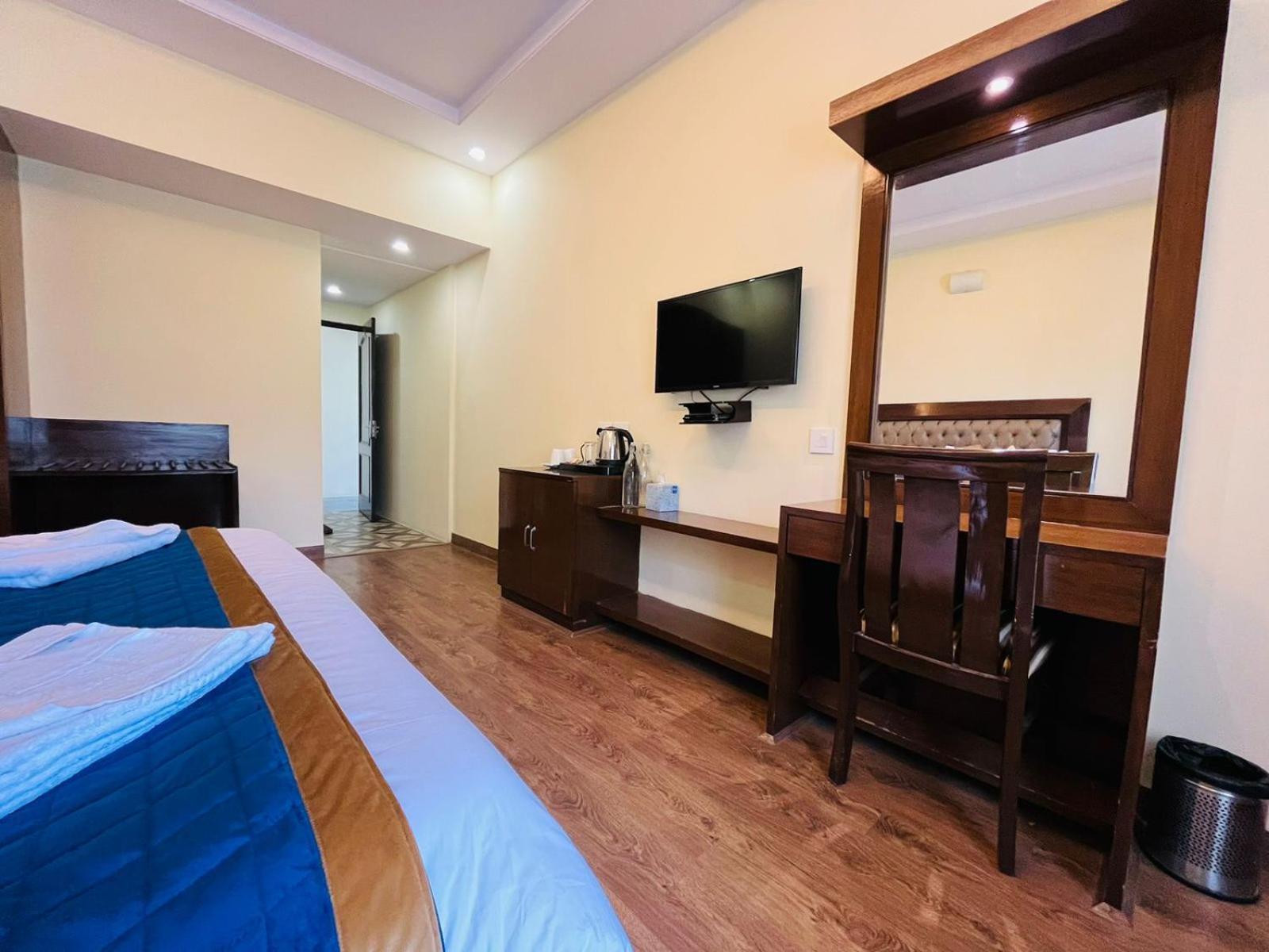 Hotel The Ashoka 300mts Walkable From Mall Road Shimla