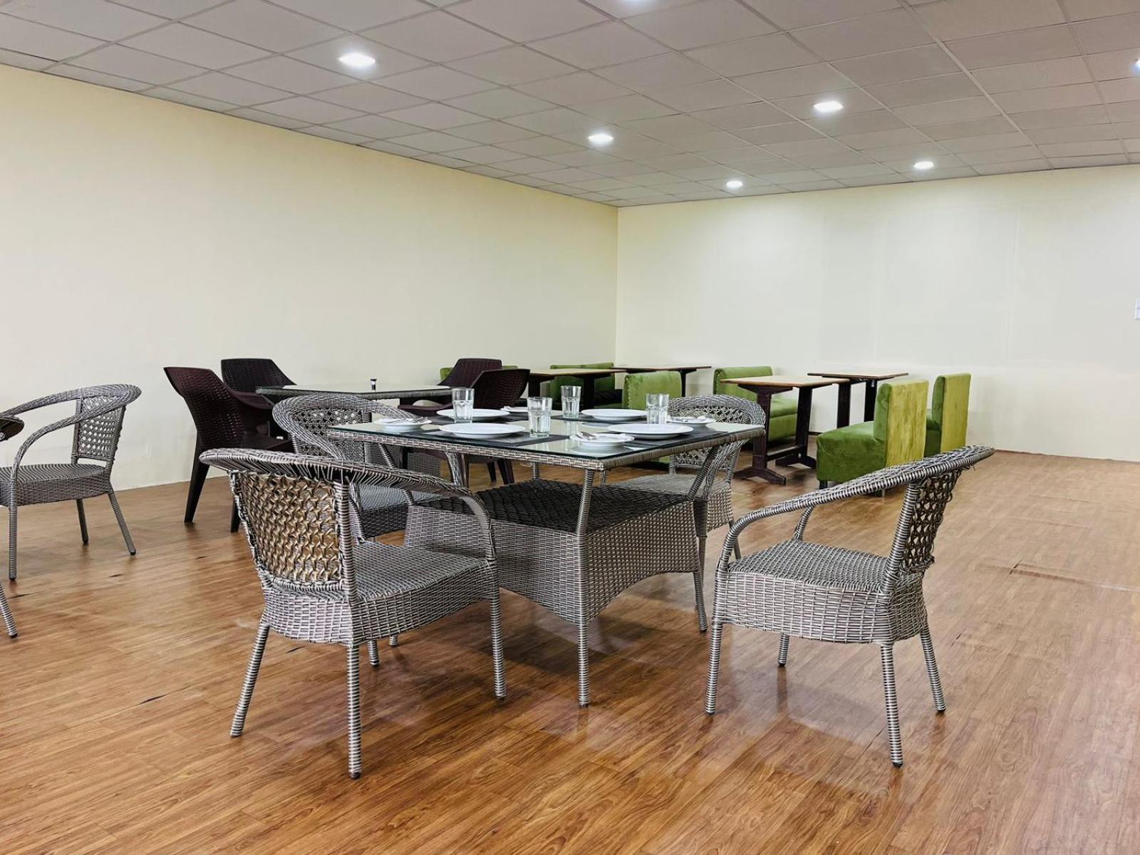Hotel The Ashoka 300mts Walkable From Mall Road