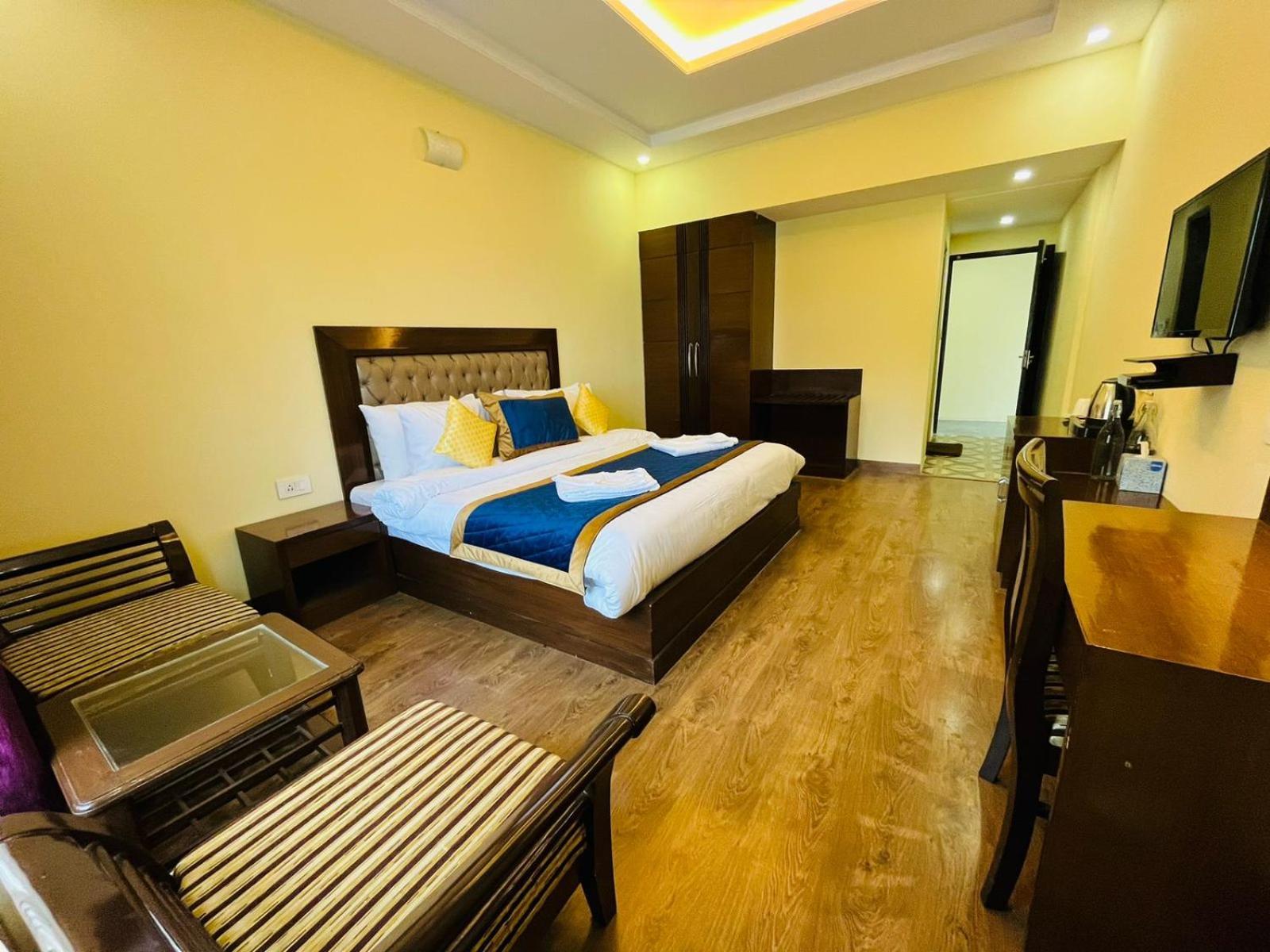 The Ashoka 300mts Walkable From Mall Road Hotel 3*