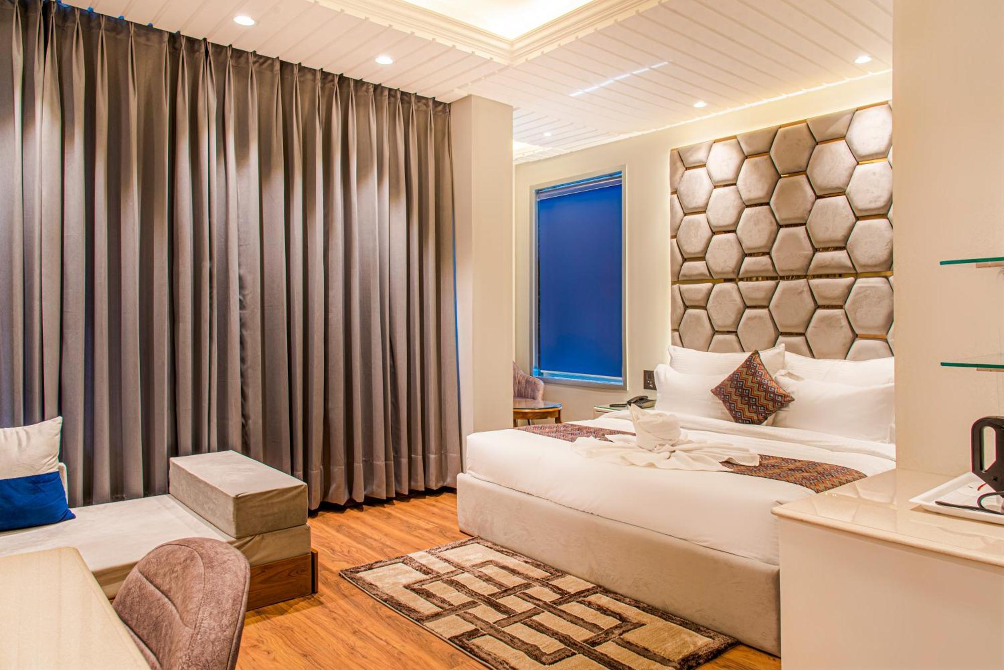 Anantvilas Hills