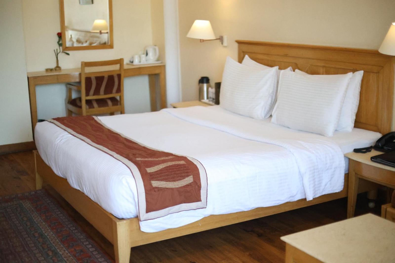 Hotel Willow Banks - Boutique 4 Star On The Mall Road